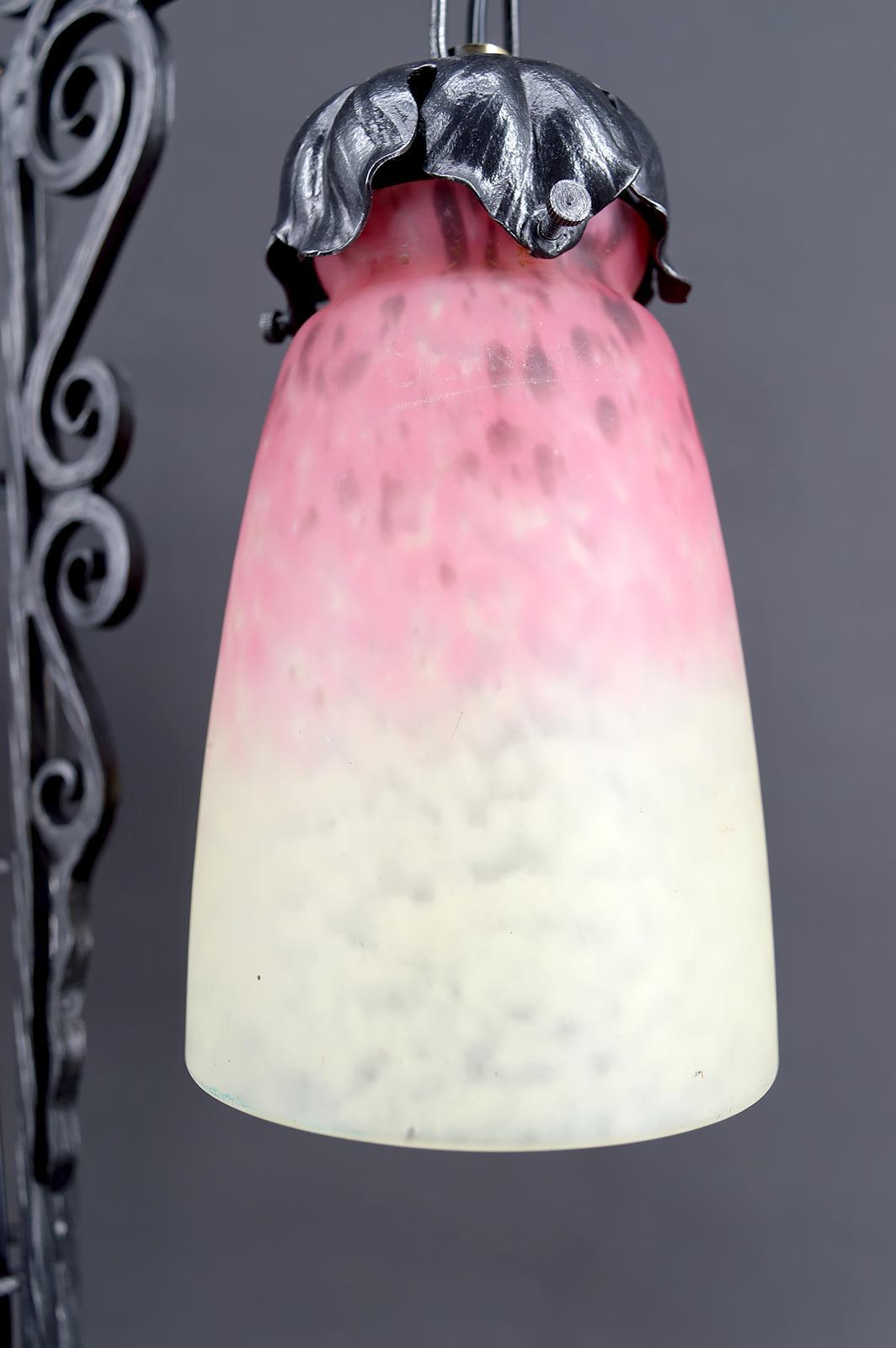 Important Bicéphalous Wrought Iron Lamp by Schneider, France, Art Deco, 1920's For Sale 5