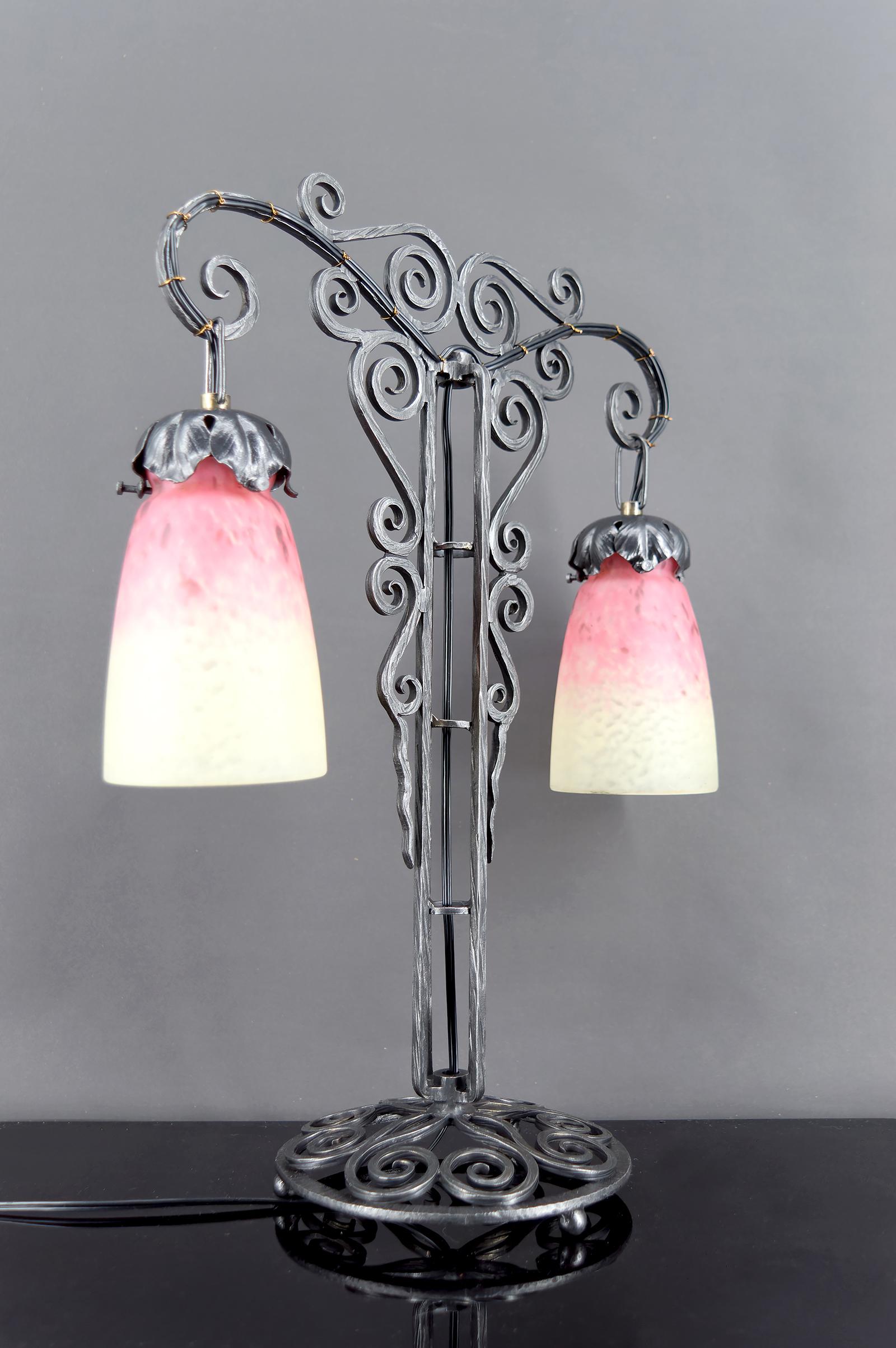 Forged Important Bicéphalous Wrought Iron Lamp by Schneider, France, Art Deco, 1920's For Sale