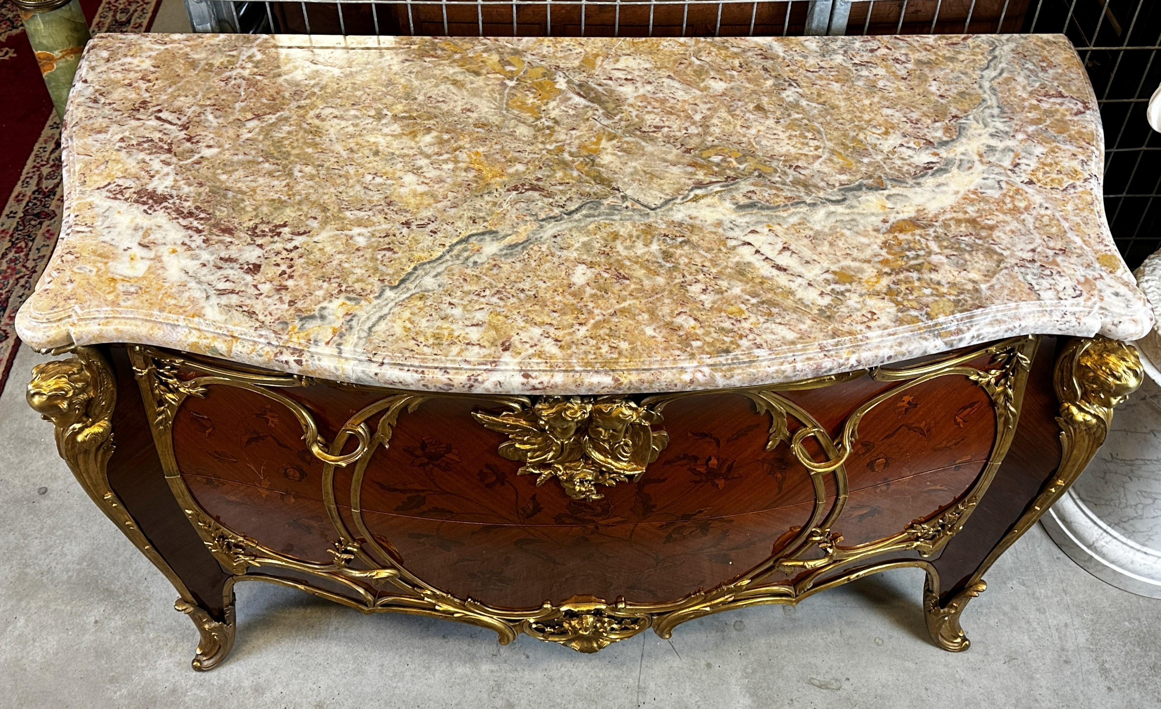 Important Big Size Louis XVI Style Commode 7