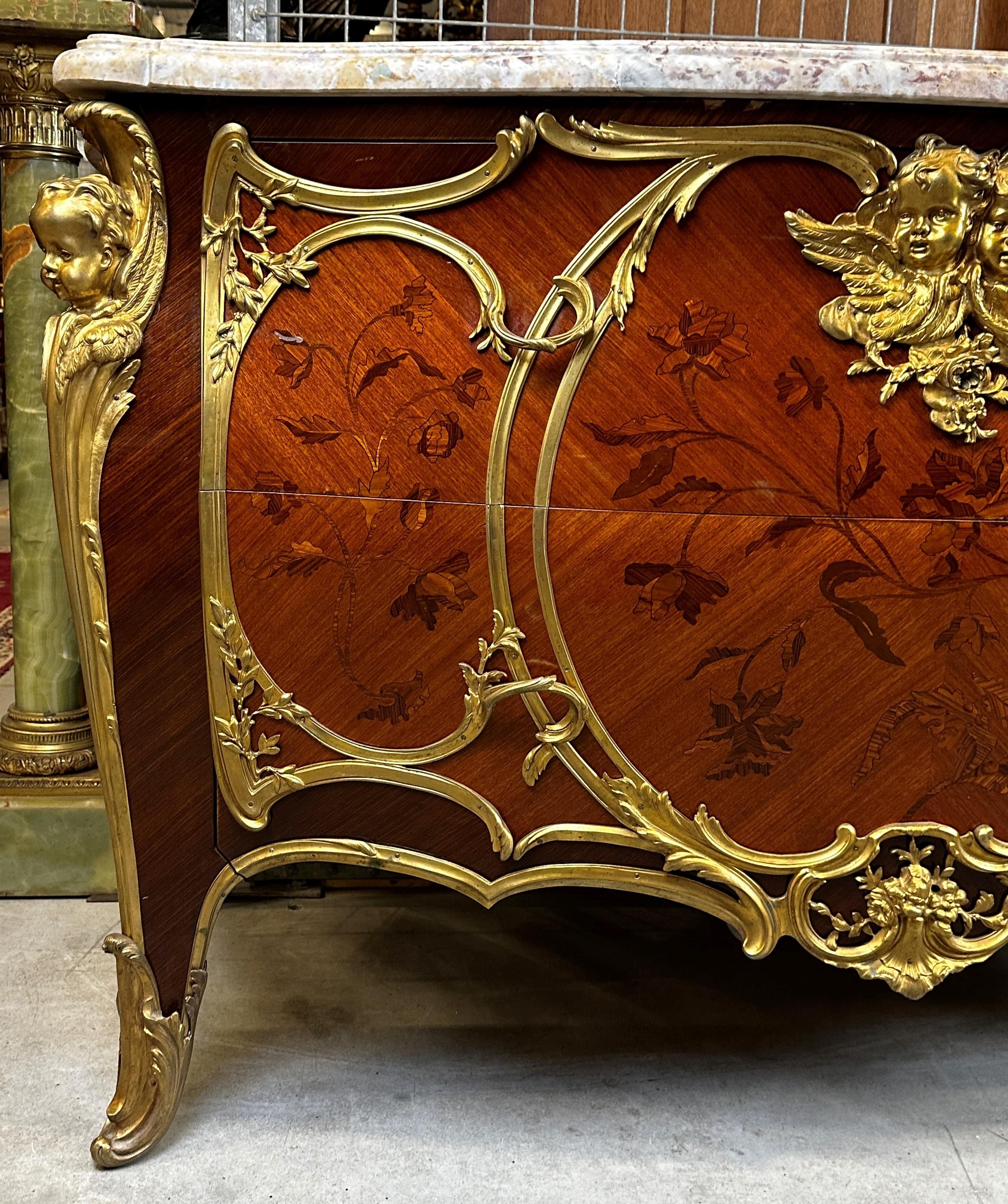 Important Big Size Louis XVI Style Commode 8