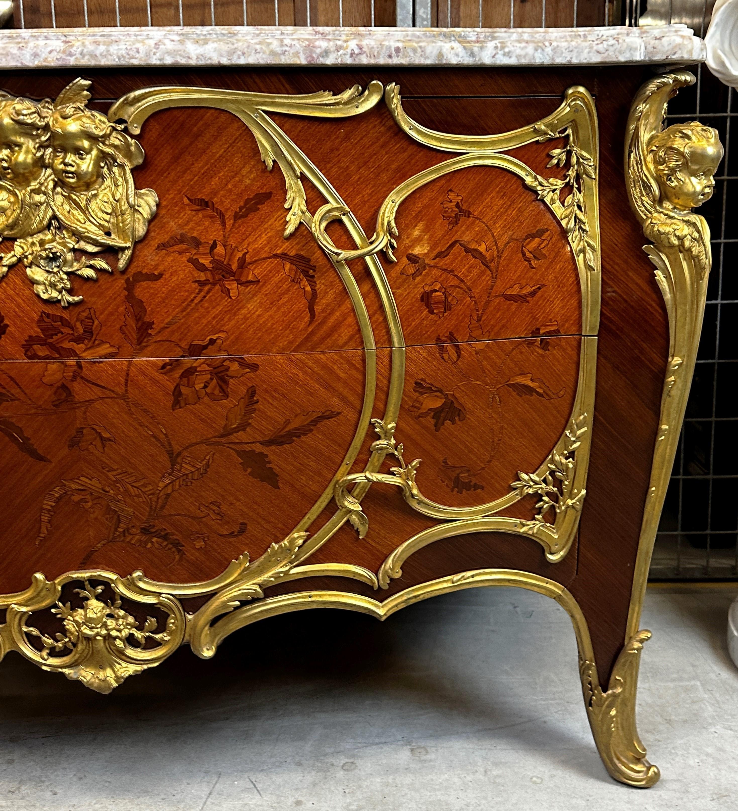Important Big Size Louis XVI Style Commode 9