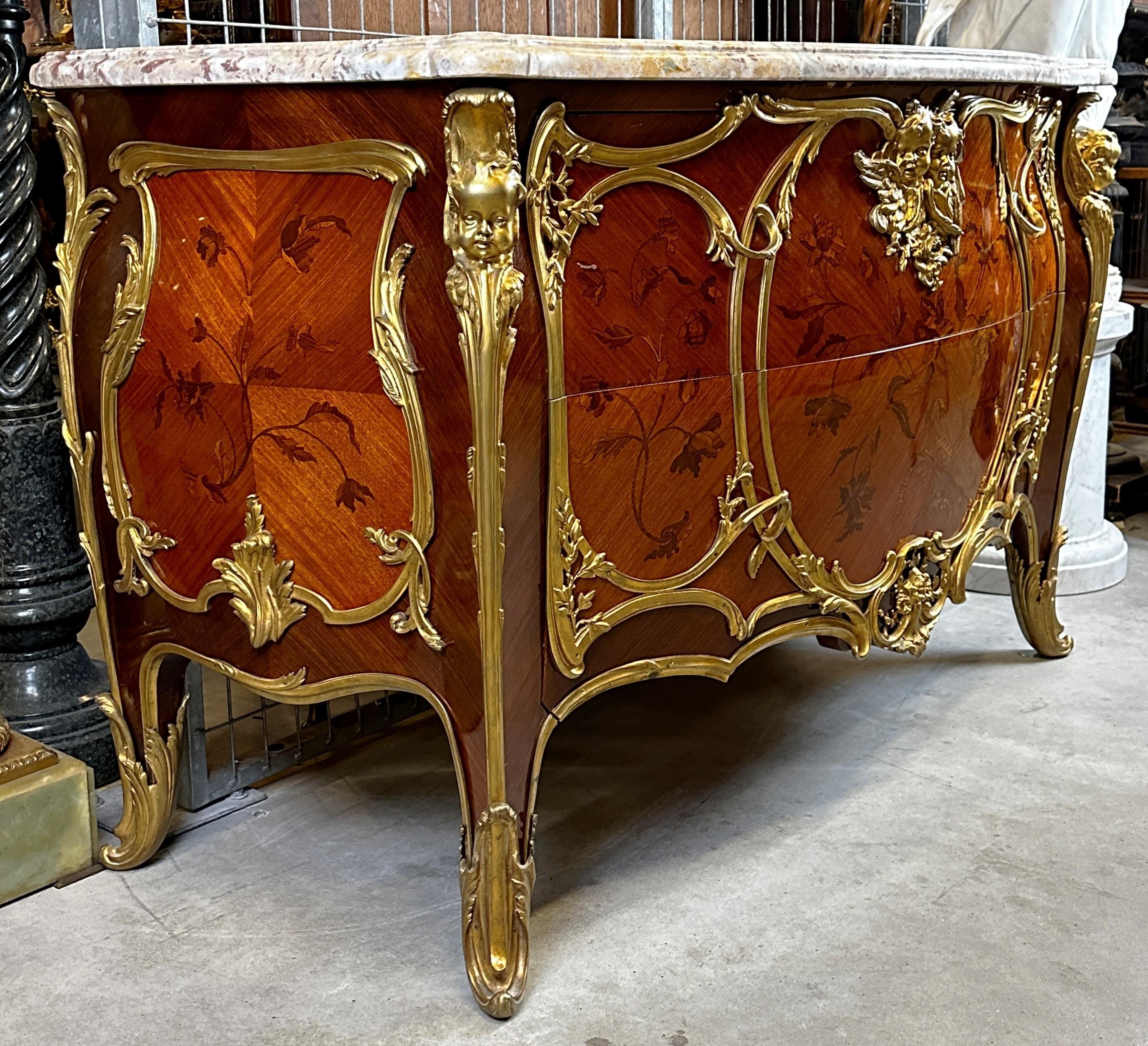 Important Big Size Louis XVI Style Commode In Good Condition For Sale In OŻARÓW MAZOWIECKI, PL