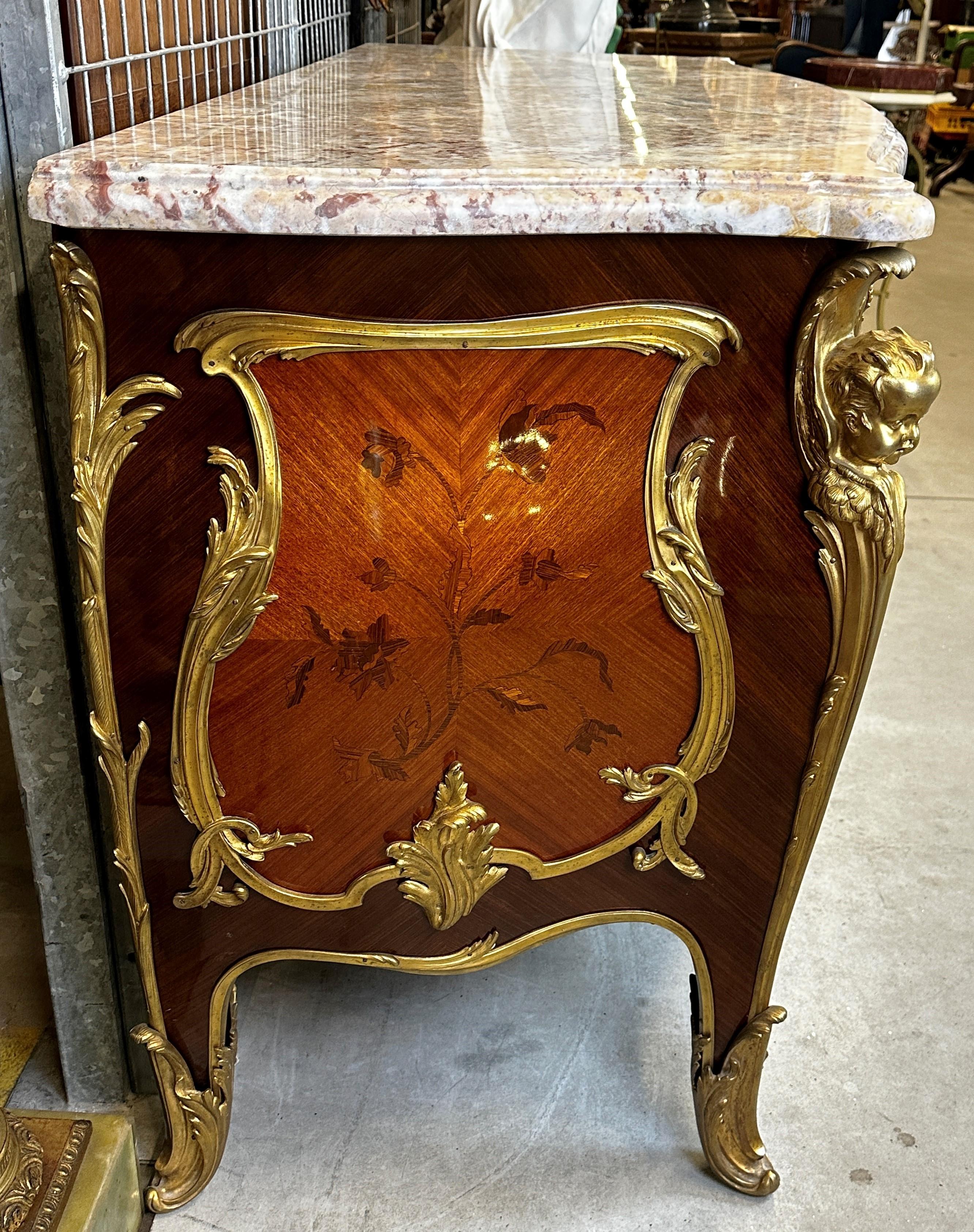 Important Big Size Louis XVI Style Commode 3