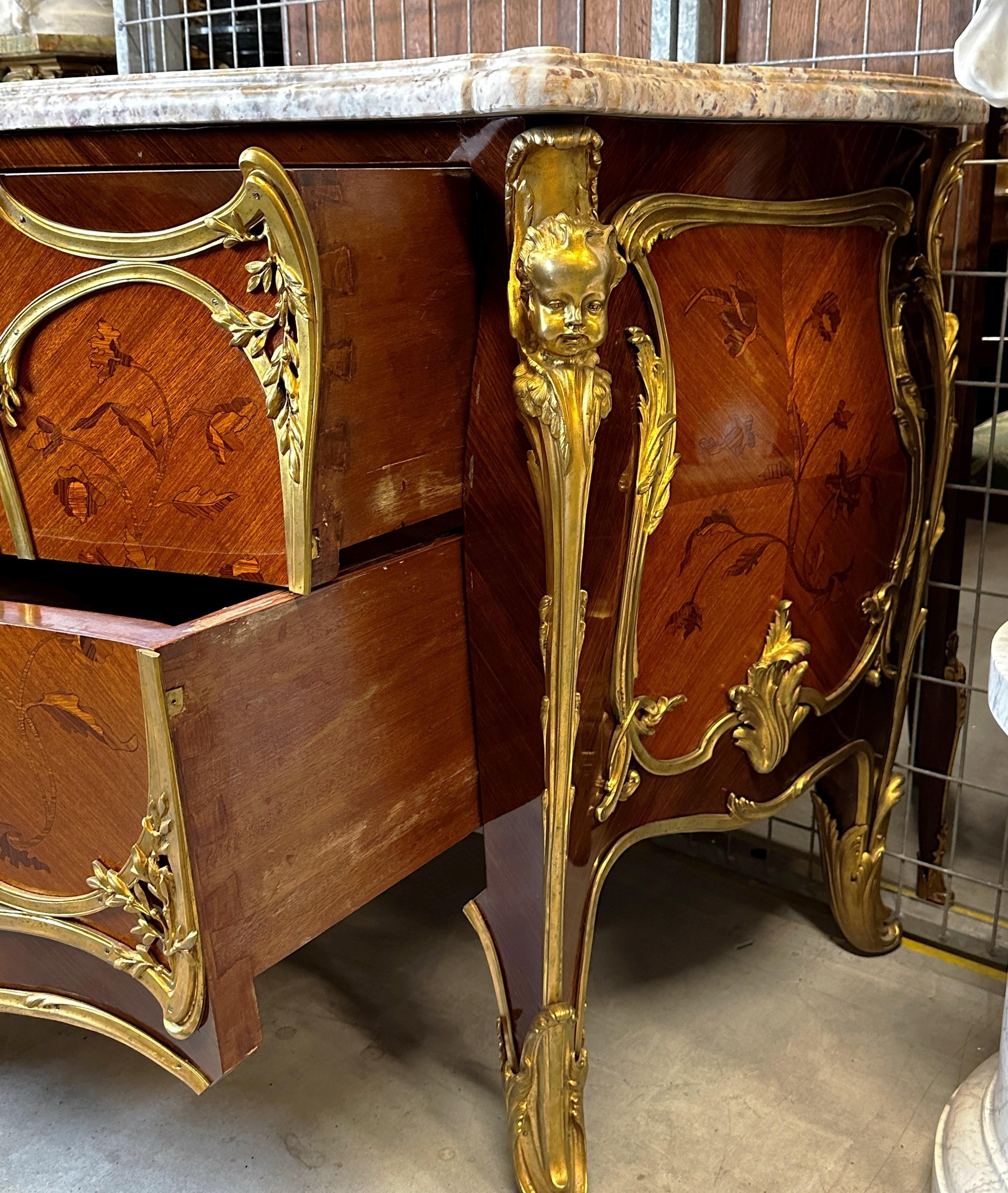 Important Big Size Louis XVI Style Commode 6