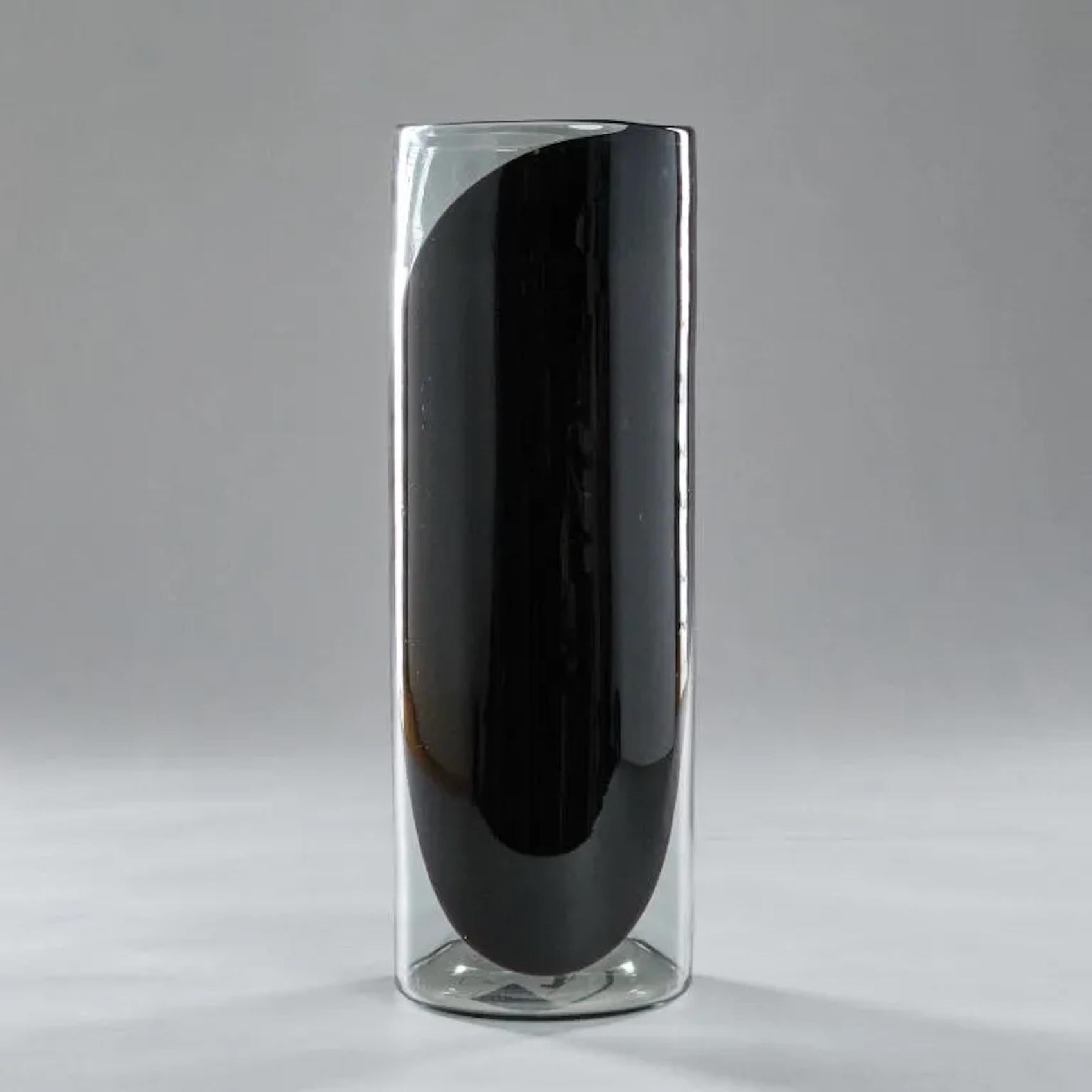 Mid-20th Century Important black and smoked glass vase by Per Lutken for Holmegaard For Sale