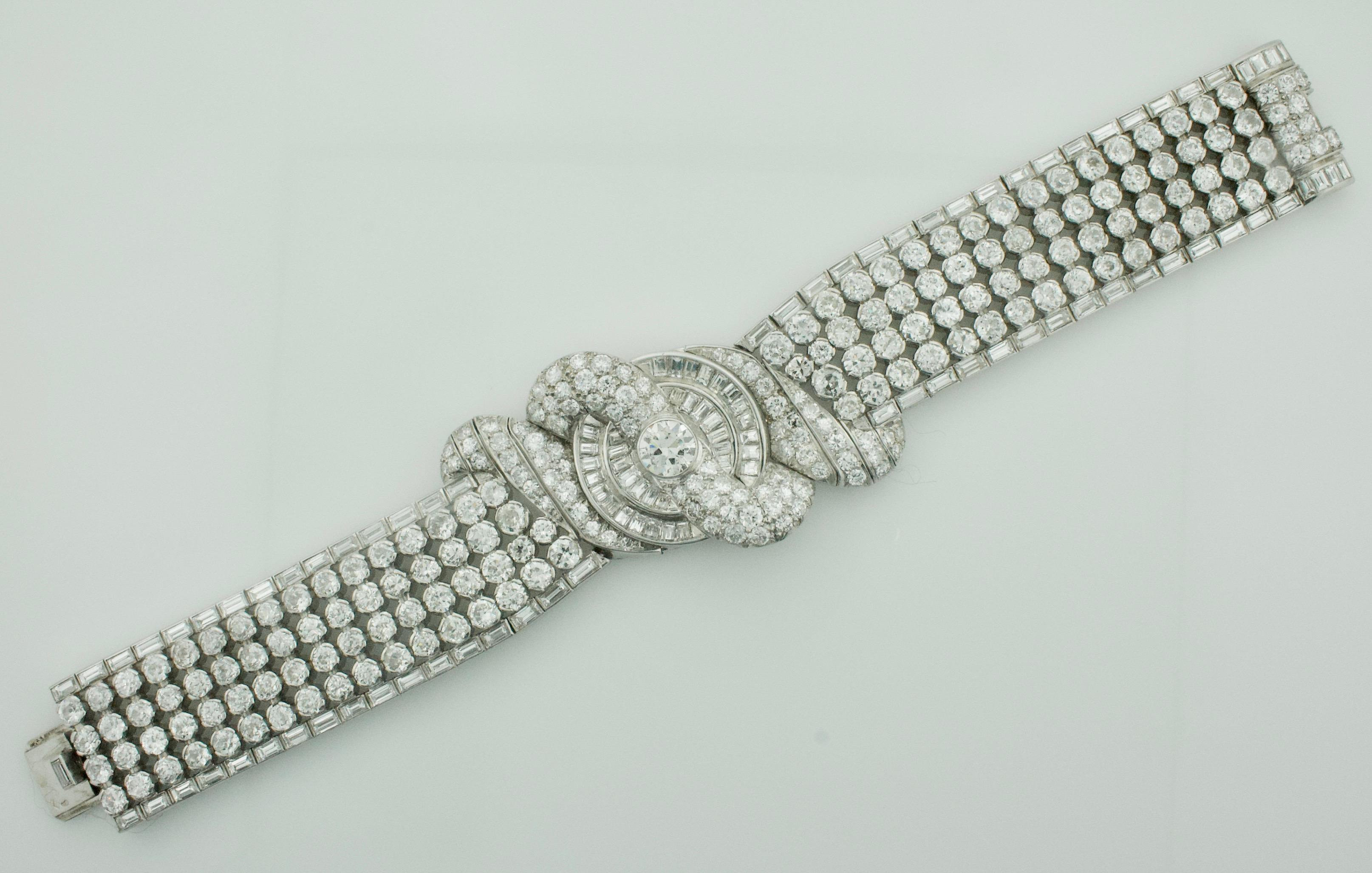 Women's or Men's Important Blockbuster Diamond Bracelet in Platinum 54.00 Carats, Circa 1940's For Sale