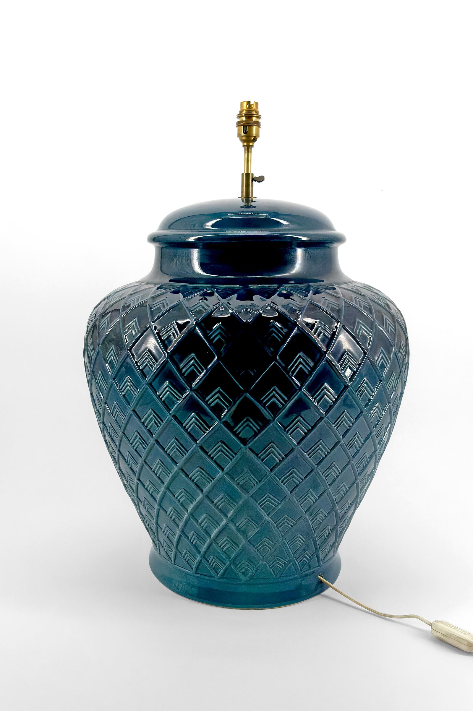 Wichtige blaue Keramiklampe, Frankreich, ca. 1950er Jahre (Französisch) im Angebot