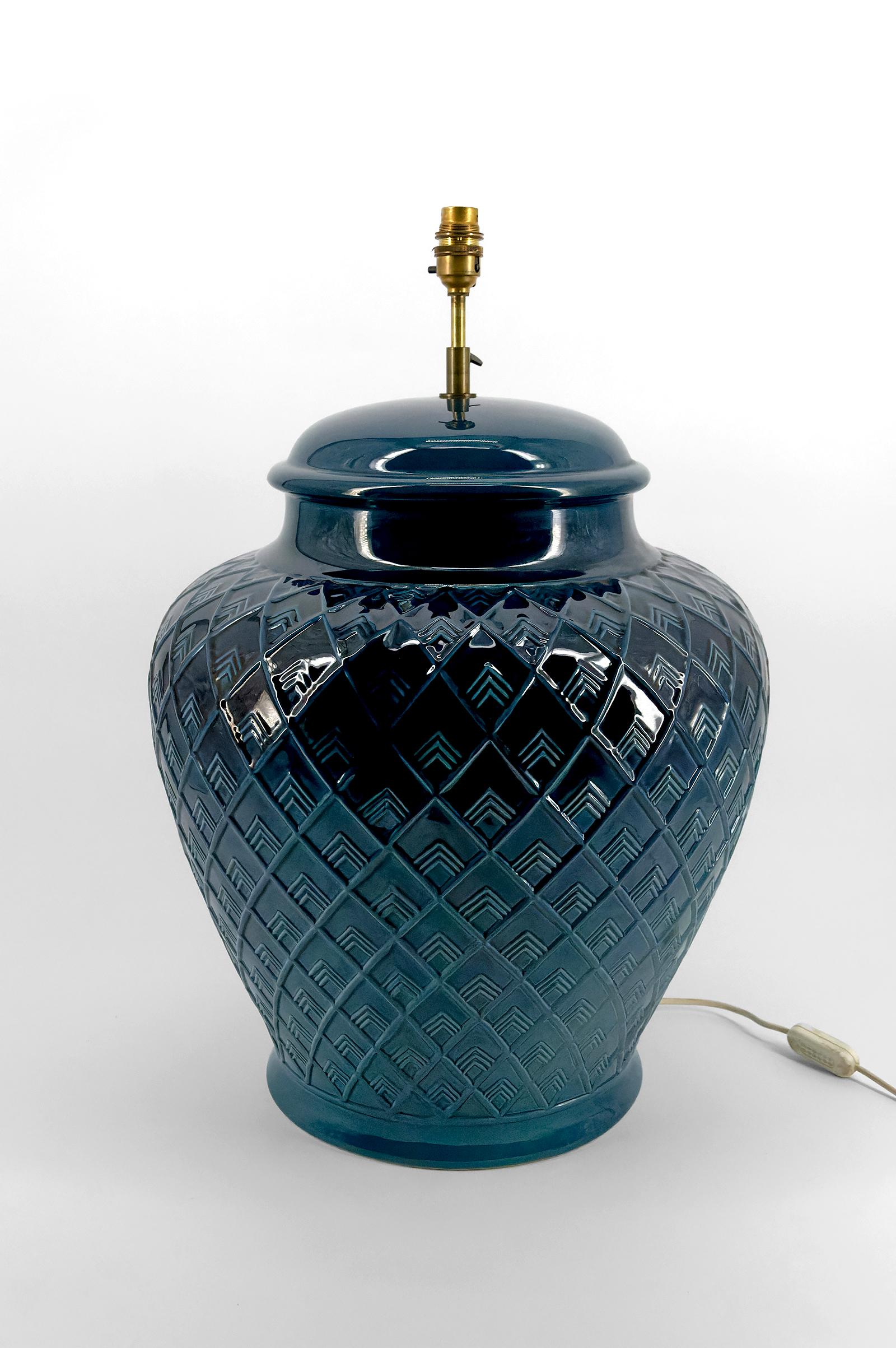 Wichtige blaue Keramiklampe, Frankreich, ca. 1950er Jahre (Emailliert) im Angebot