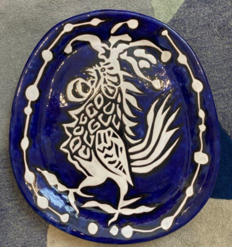 Jean Lurçat (französisch, 1892-1966) wurde in Bruyères, Vogesen, Frankreich, geboren und studierte 1912 an der Acadèmie Colarossi in Paris. Dort lernte er andere Künstler wie Matisse, Cézanne, Renoir und Rainer Maria Rilke kennen. Begründer der