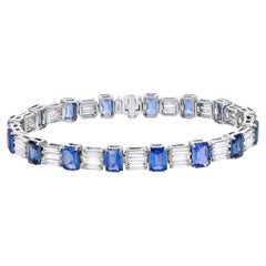 Important Blue Sapphire and Diamond Bracelet 23.4 Carats 18K White Gold