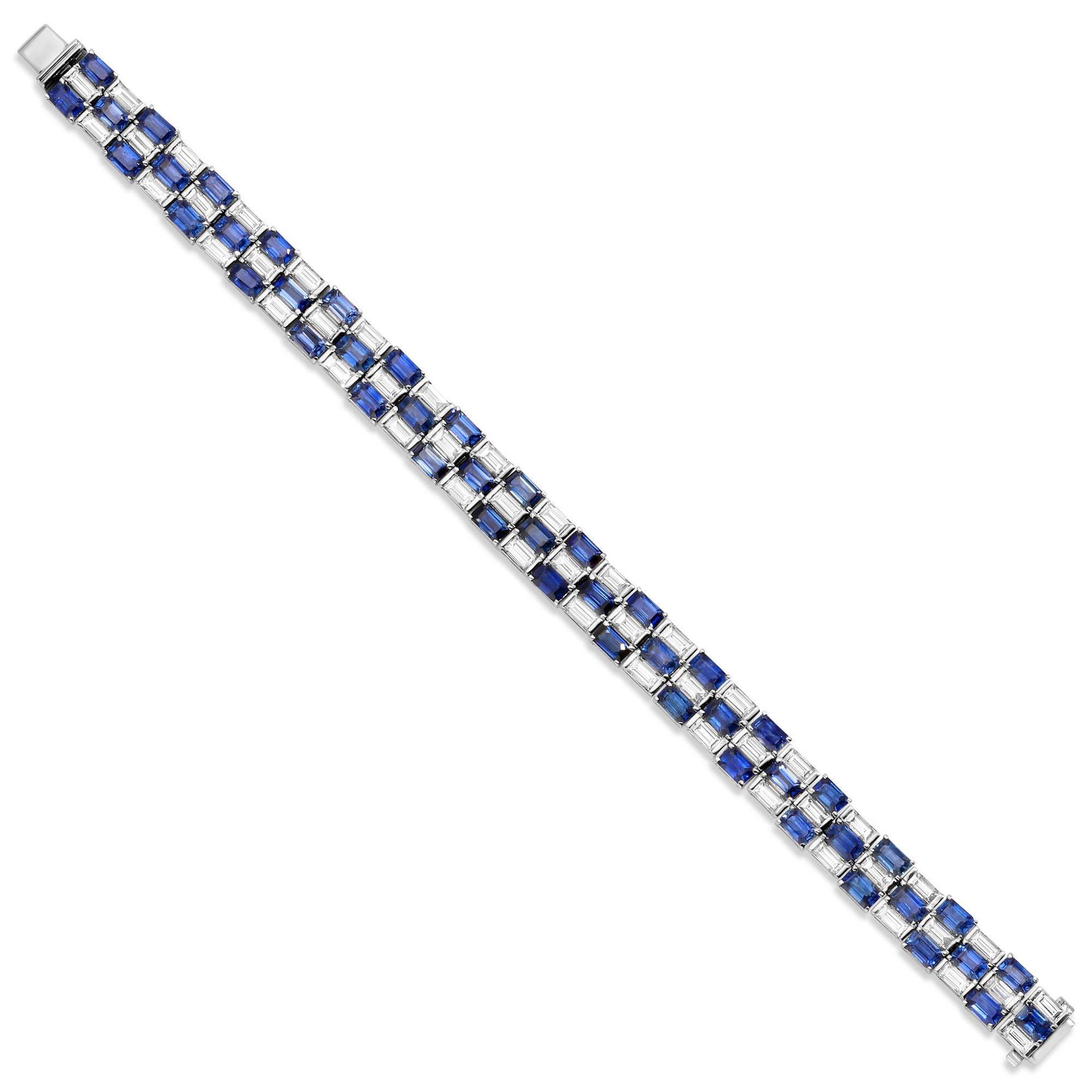 Important Blue Sapphire and Diamond Bracelet 26.1 Carats 18K Gold In Excellent Condition For Sale In Aliso Viejo, CA