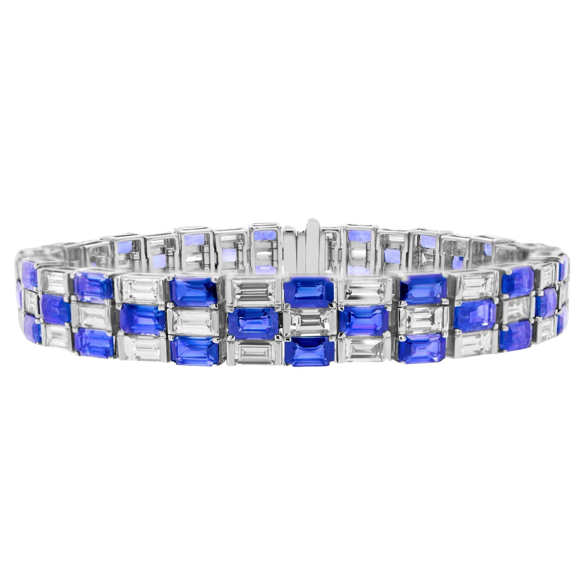 Important Blue Sapphire and Diamond Bracelet 26.1 Carats 18K Gold For Sale