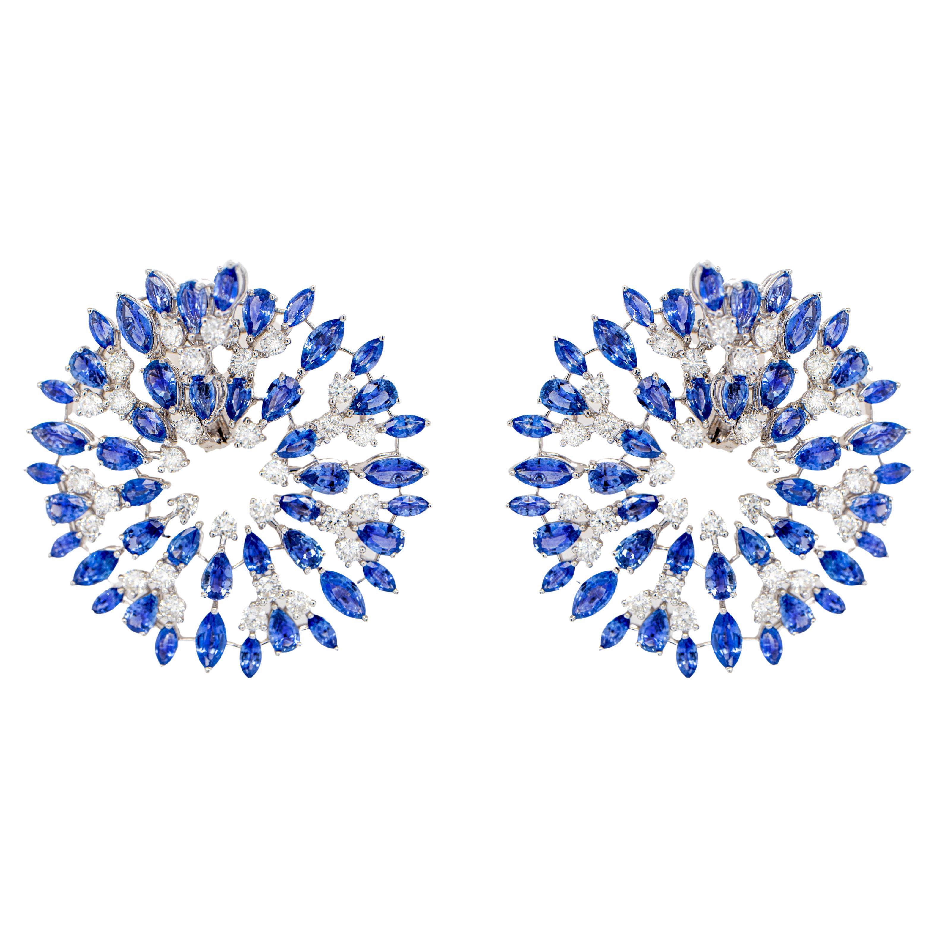 Boucles d'oreilles importantes en saphir bleu et diamant 26 carats or 18K
