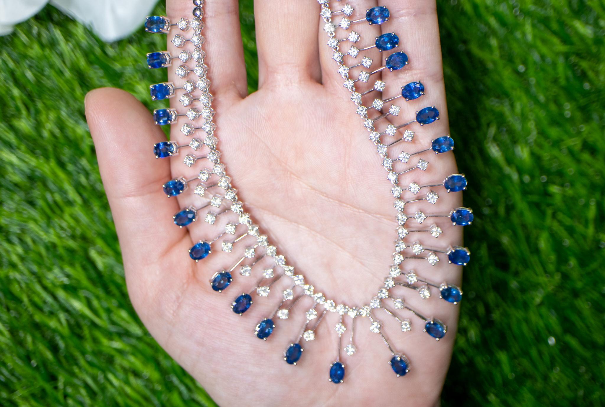 Contemporary Important Blue Sapphires and Diamonds Necklace 23.8 Carats 18K Gold For Sale
