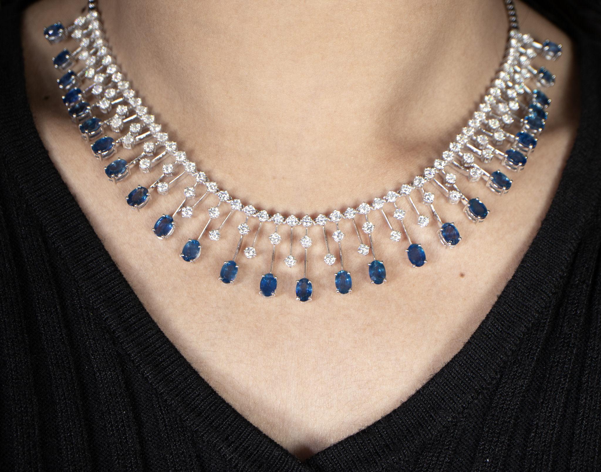 Important Blue Sapphires and Diamonds Necklace 23.8 Carats 18K Gold In New Condition For Sale In Aliso Viejo, CA