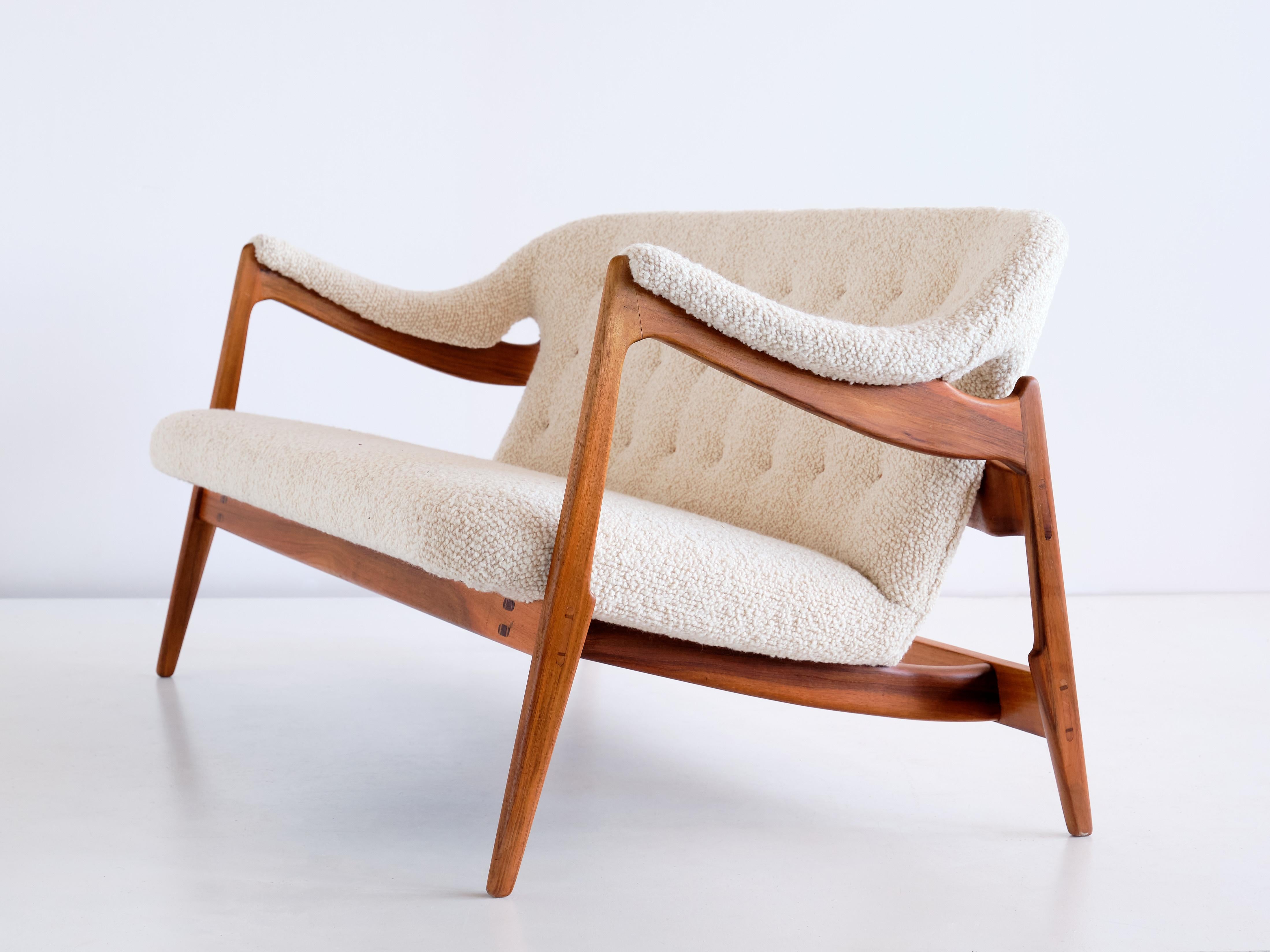 Important Brockmann Petersen Sofa in Nutwood and Bouclé, Louis G. Thiersen, 1951 For Sale 2