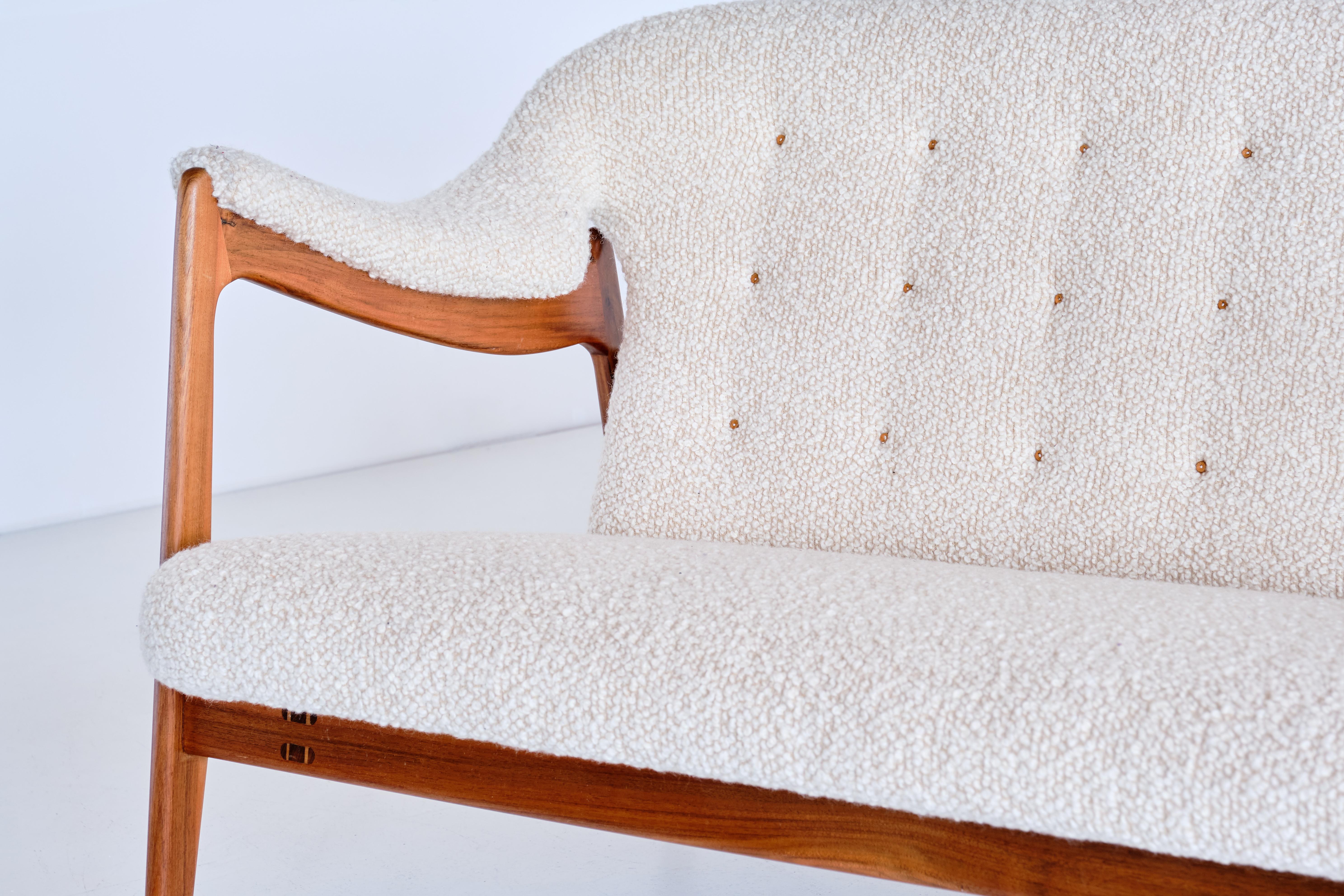 Important Brockmann Petersen Sofa in Nutwood and Bouclé, Louis G. Thiersen, 1951 For Sale 3