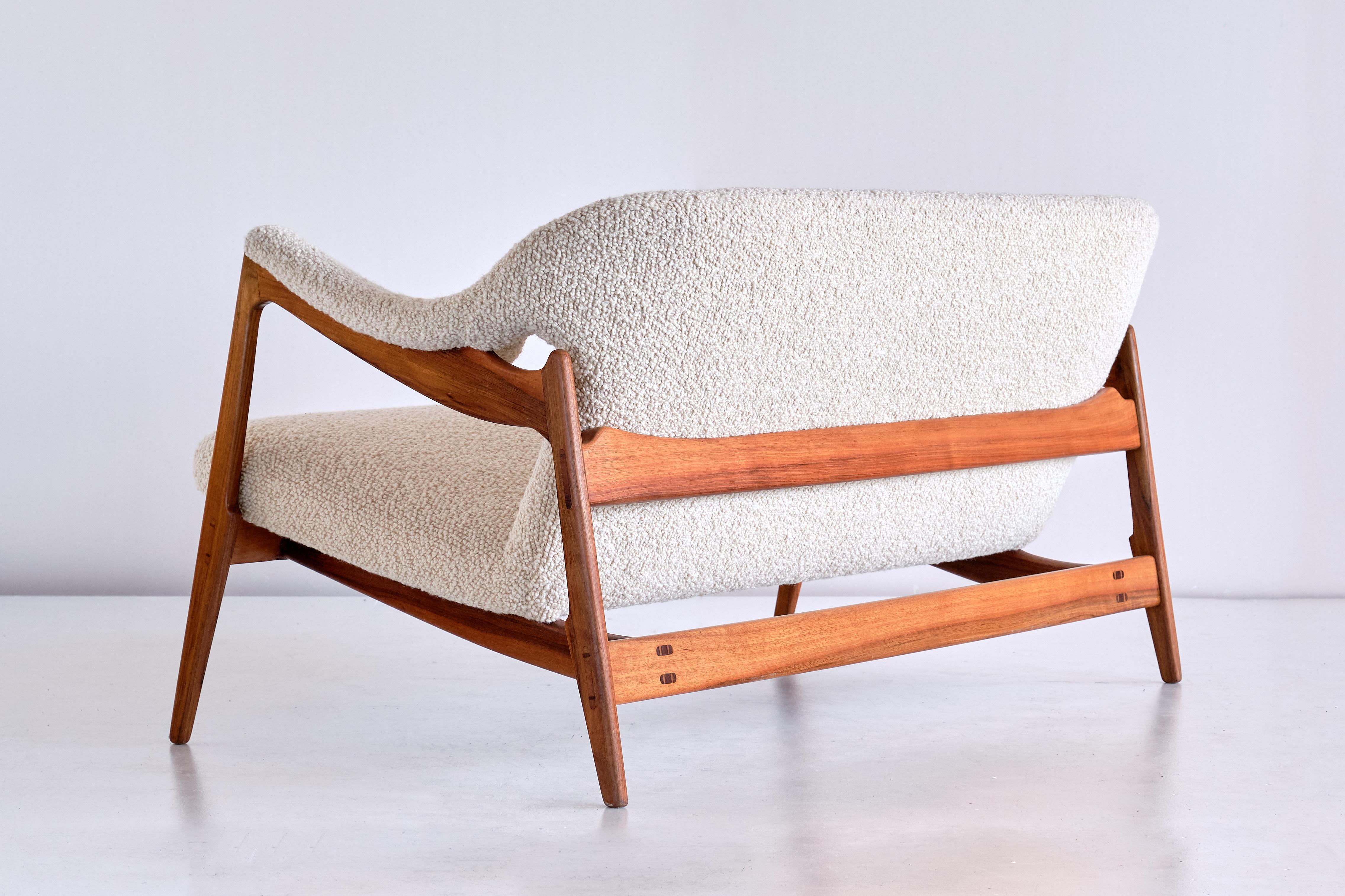 Important Brockmann Petersen Sofa in Nutwood and Bouclé, Louis G. Thiersen, 1951 For Sale 1