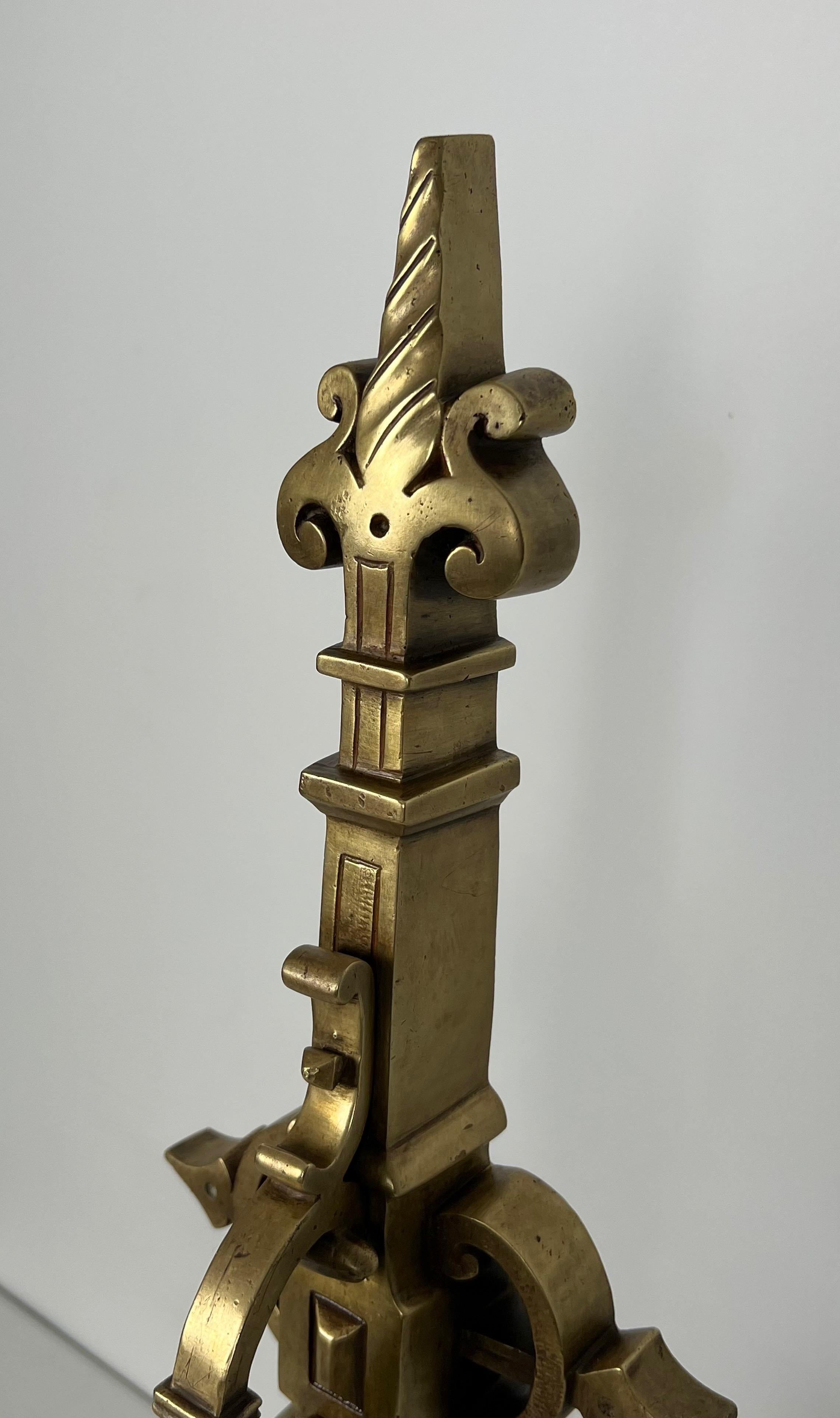 Bronze-Kaminschmuck aus Bronze, bestehend aus einem Paar Feuerböcke und einer Bronzebar im Angebot 8
