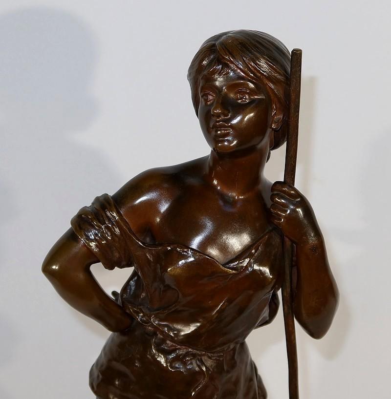 19th Century Bronze sculpture “Young Peasant Woman”, signed H. Moreau – 2nd part of the 19th For Sale