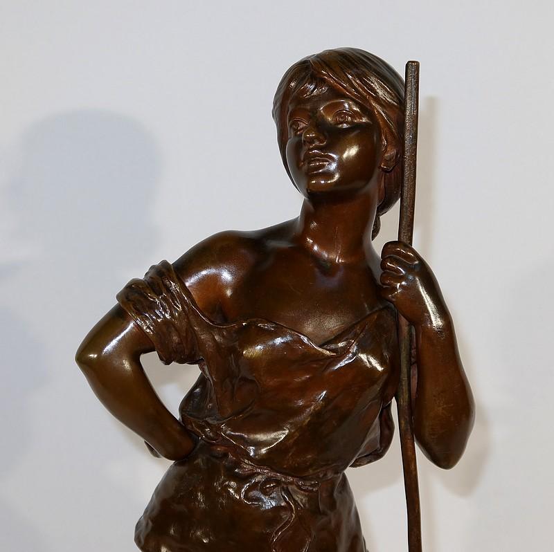 Bronze sculpture “Young Peasant Woman”, signed H. Moreau – 2nd part of the 19th For Sale 1