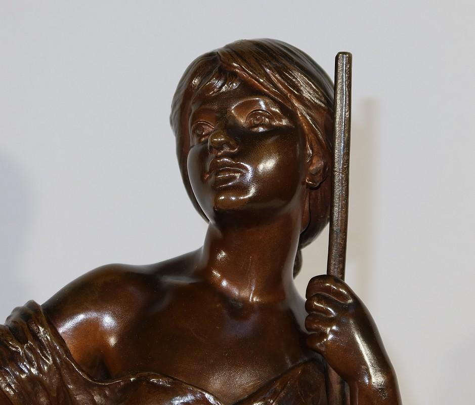 Bronze sculpture “Young Peasant Woman”, signed H. Moreau – 2nd part of the 19th For Sale 2