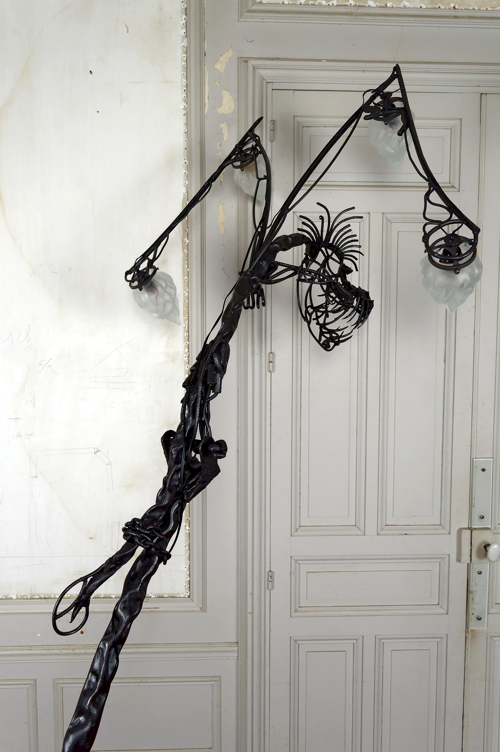 Important Brutalist Sculptural Dragon Lamp in Wrought Iron, France, 1970's For Sale 5