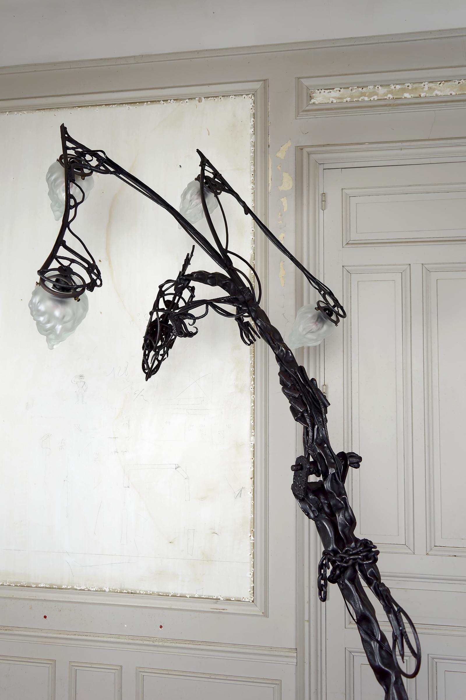 Important Brutalist Sculptural Dragon Lamp in Wrought Iron, France, 1970's For Sale 6