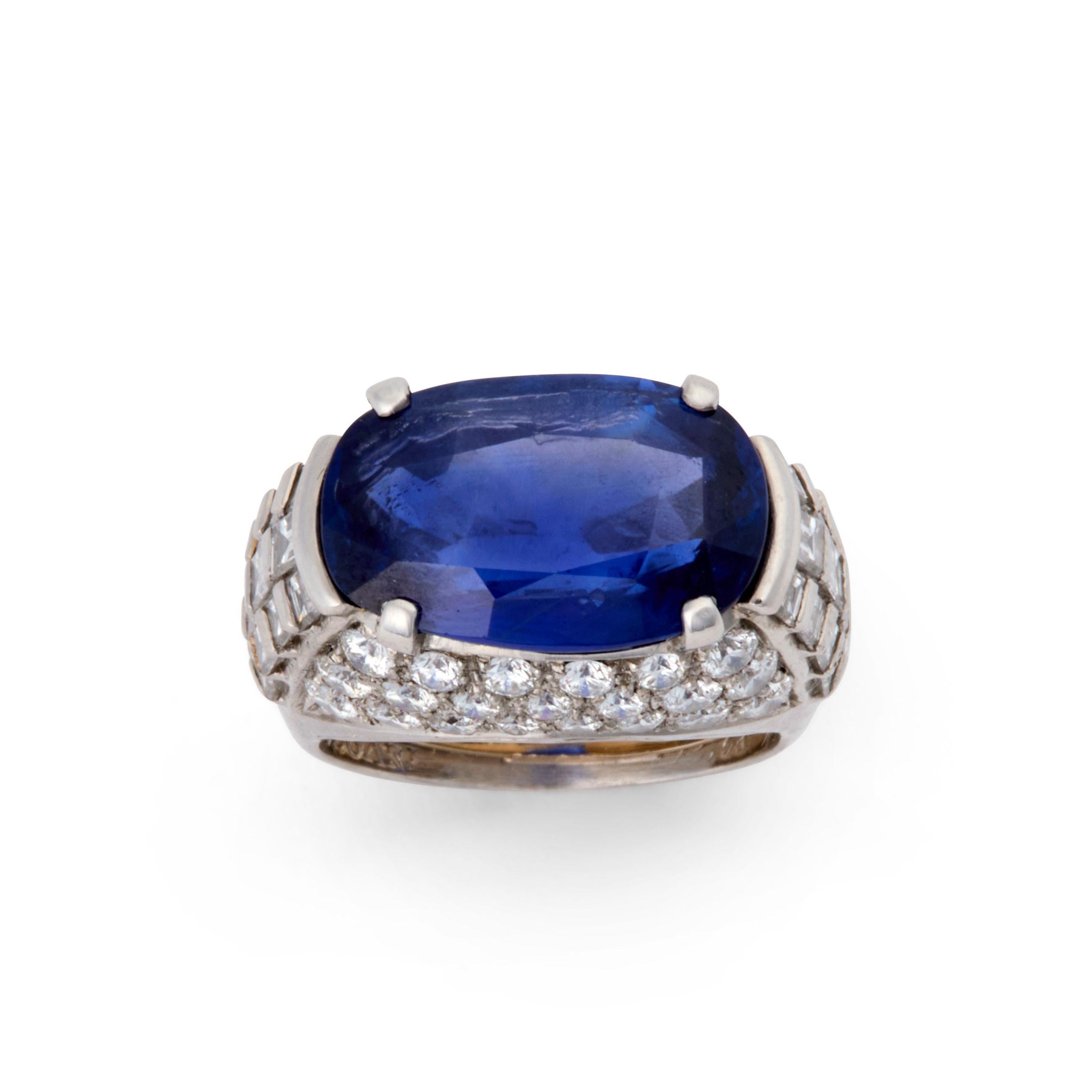 Retro Important Bulgari Blue Sapphire and Diamond Ring For Sale