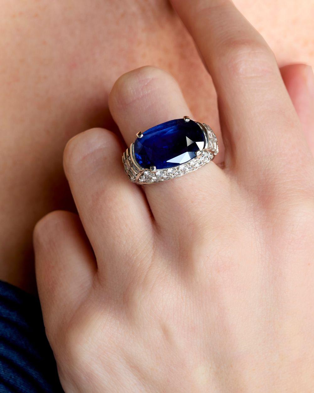 Women's Important Bulgari Blue Sapphire and Diamond Ring For Sale