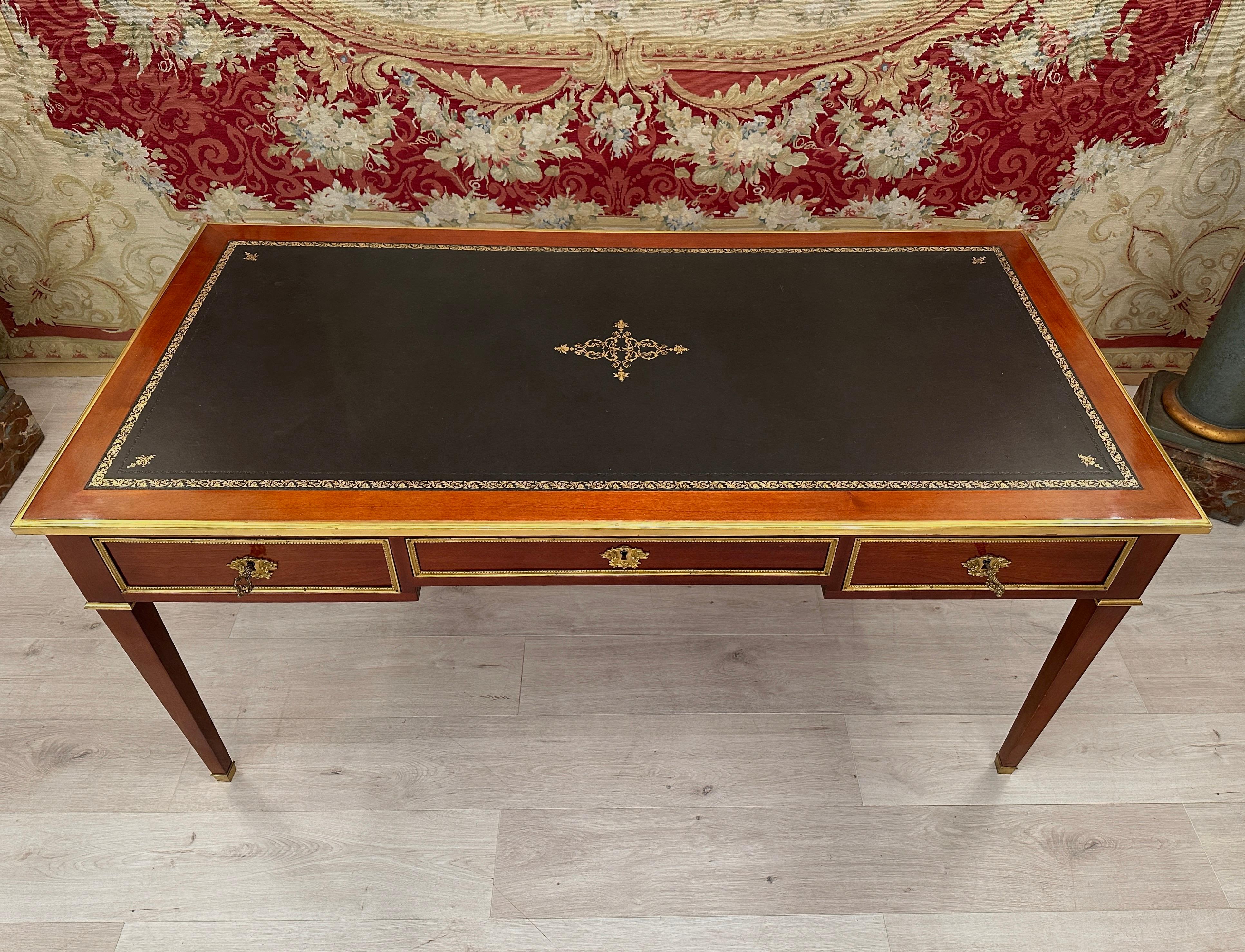 20th Century Important Bureau Plat En Acajou De Style Louis XVI Mailfert  For Sale