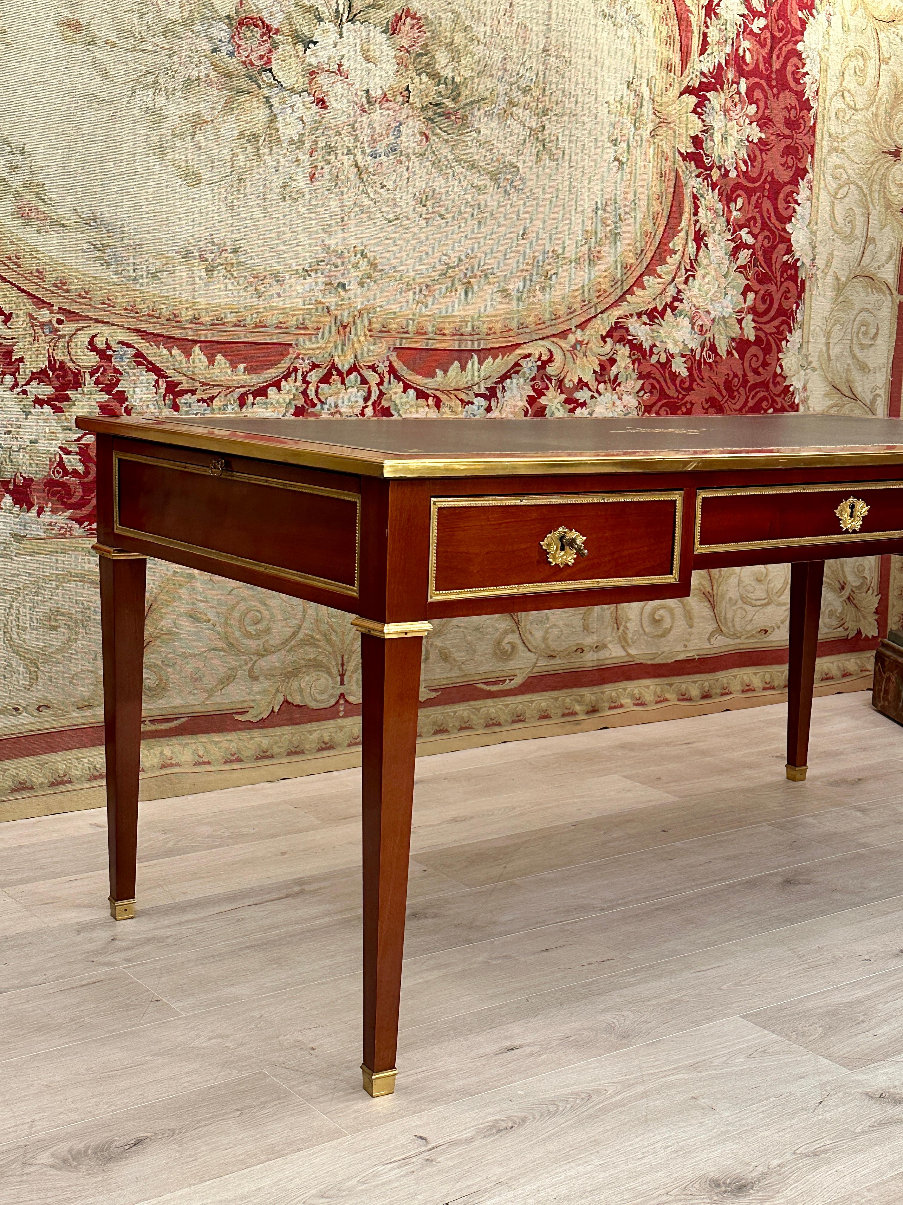Wood Important Bureau Plat En Acajou De Style Louis XVI Mailfert  For Sale