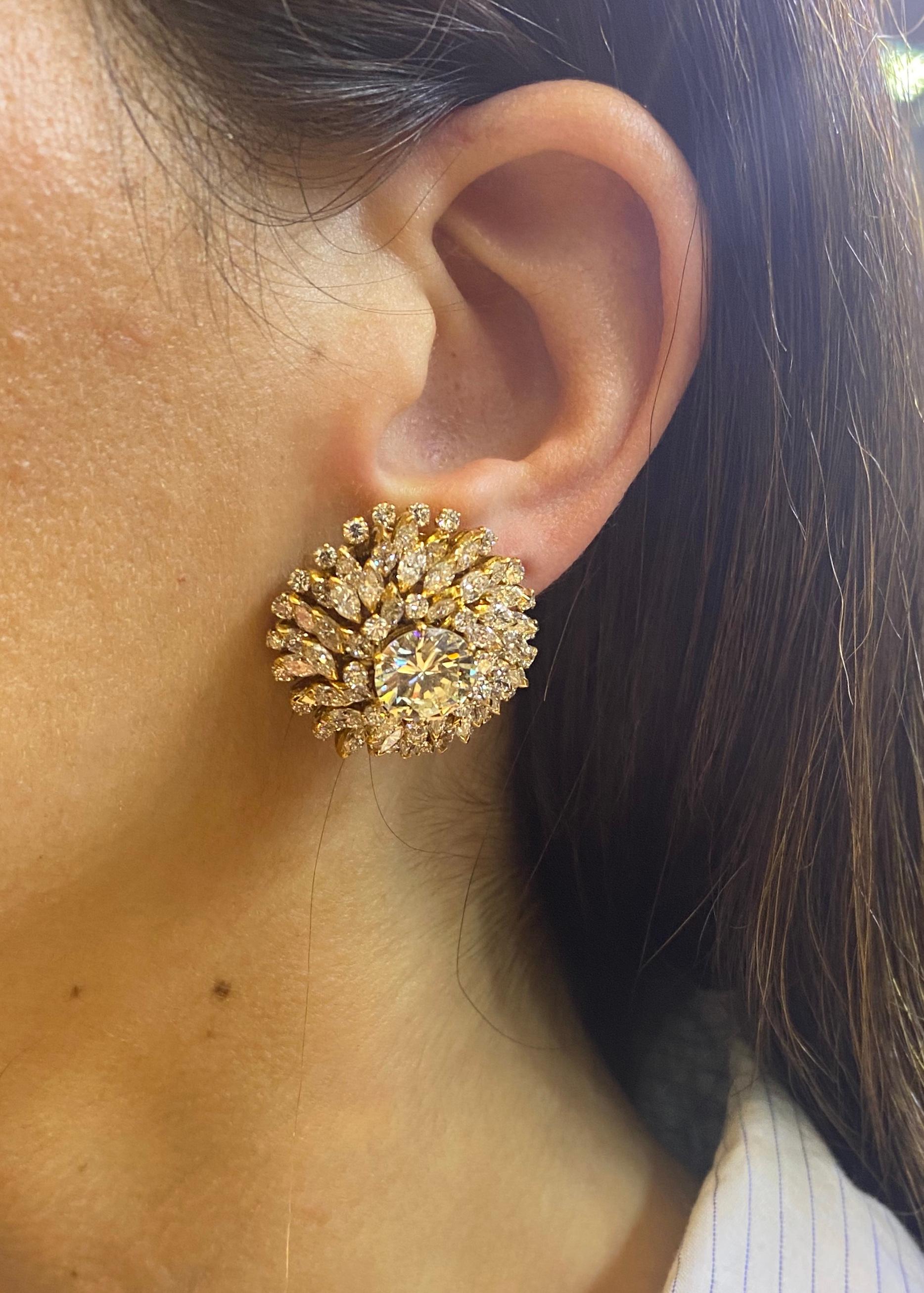 Women's Important Bvlgari Diamond Brooch & Earrings Set For Sale