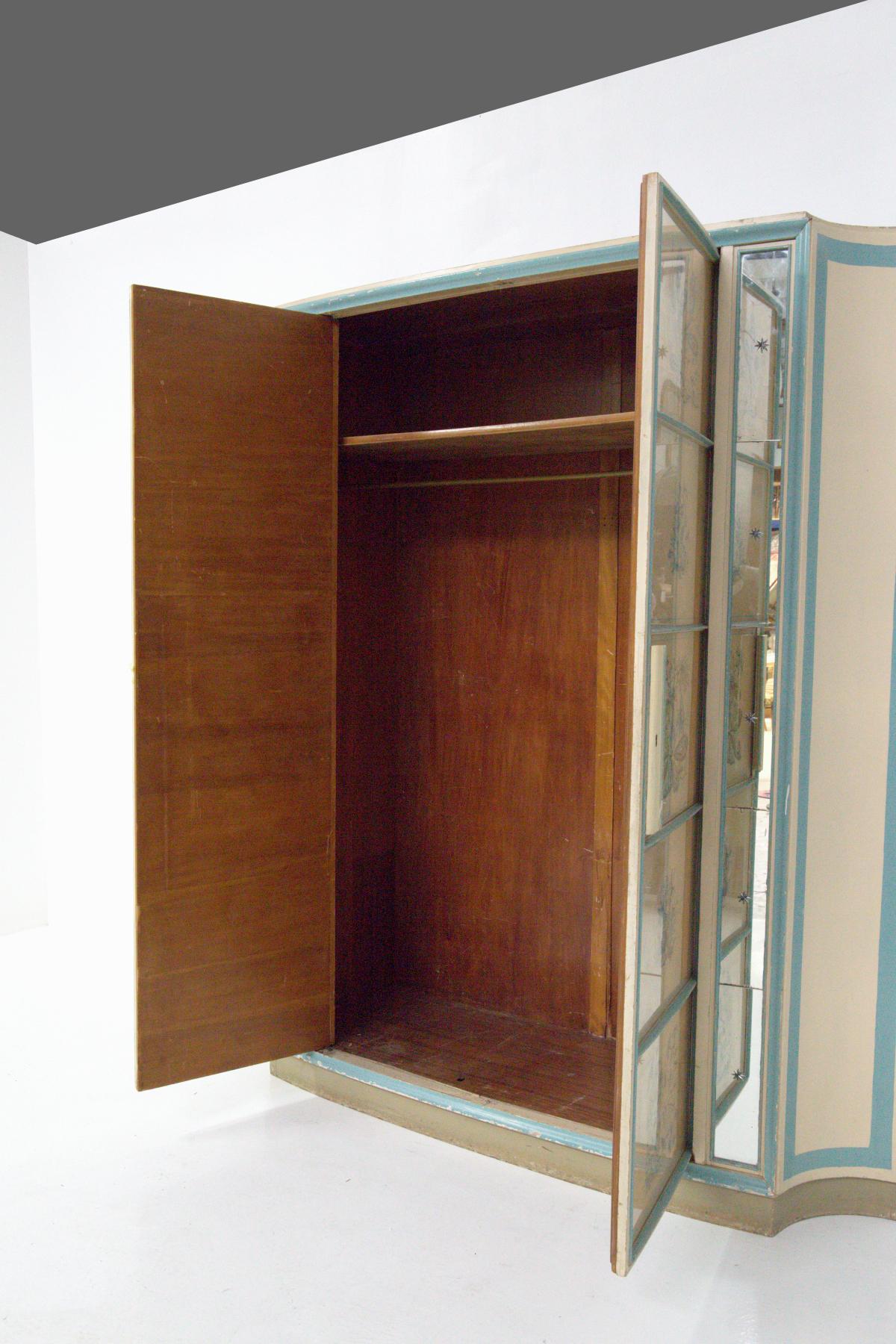Mid-20th Century Important cabinet by Paolo Buffa production Arrighi in glass and wood For Sale