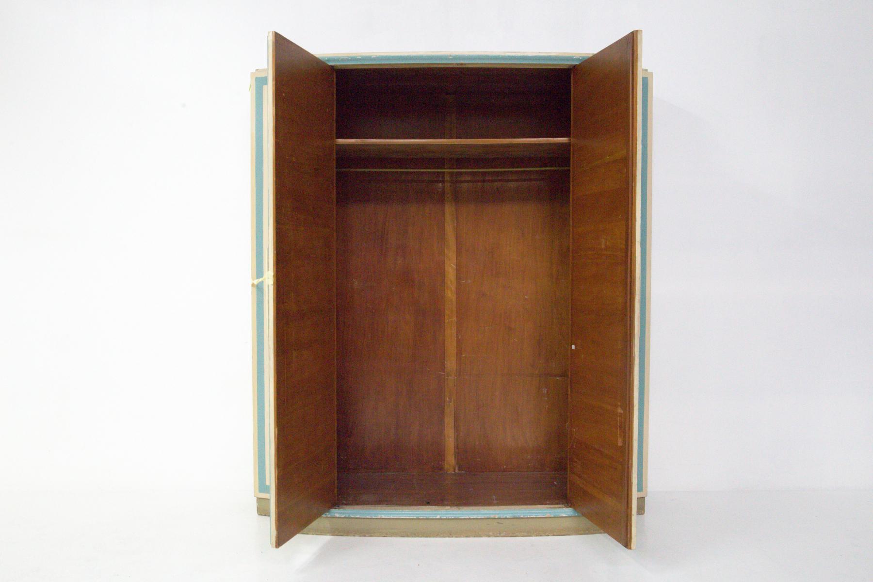 Brass Important cabinet by Paolo Buffa production Arrighi in glass and wood For Sale
