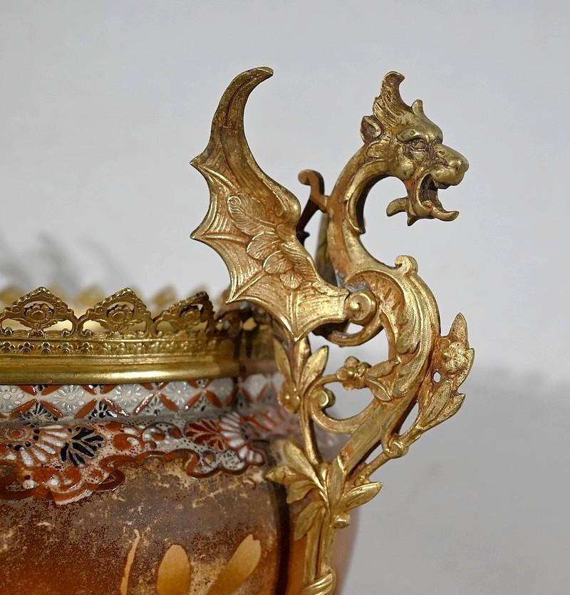 Important Porcelain Planter, Japan – Late 19th Century For Sale 8