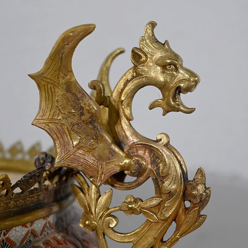 Important Porcelain Planter, Japan – Late 19th Century For Sale 4