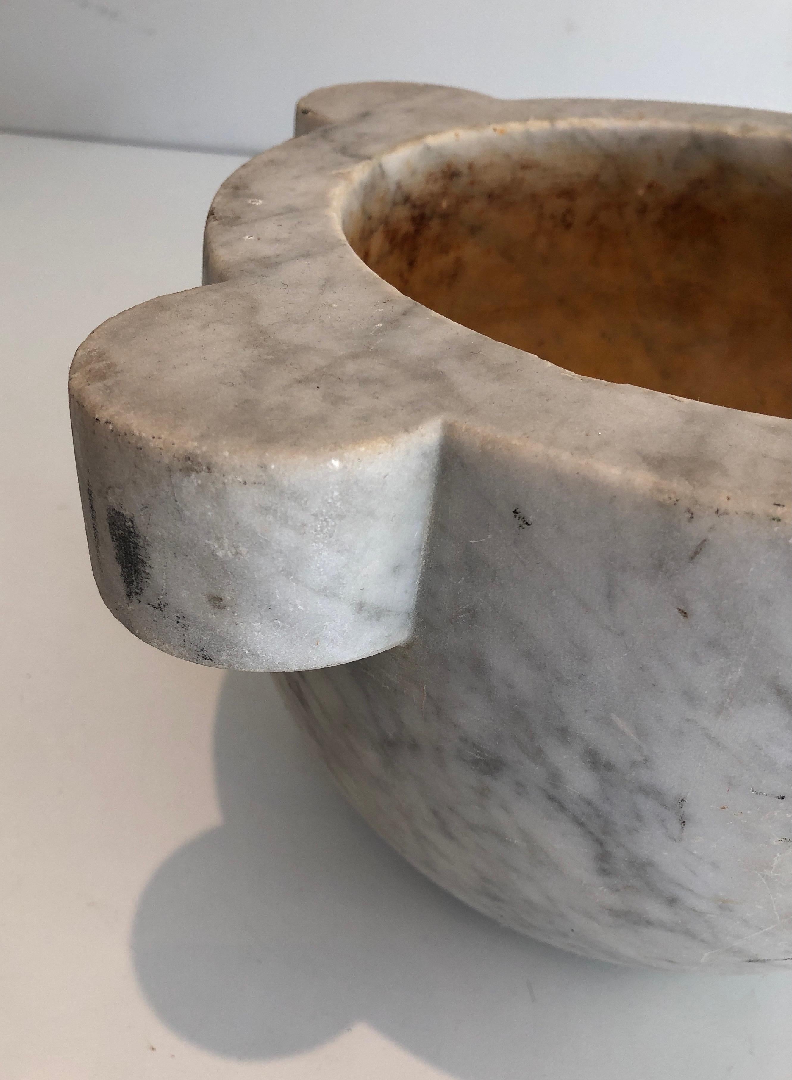 Importante Mortero de Mármol de Carrara, Francés, Siglo XVIII en venta 4