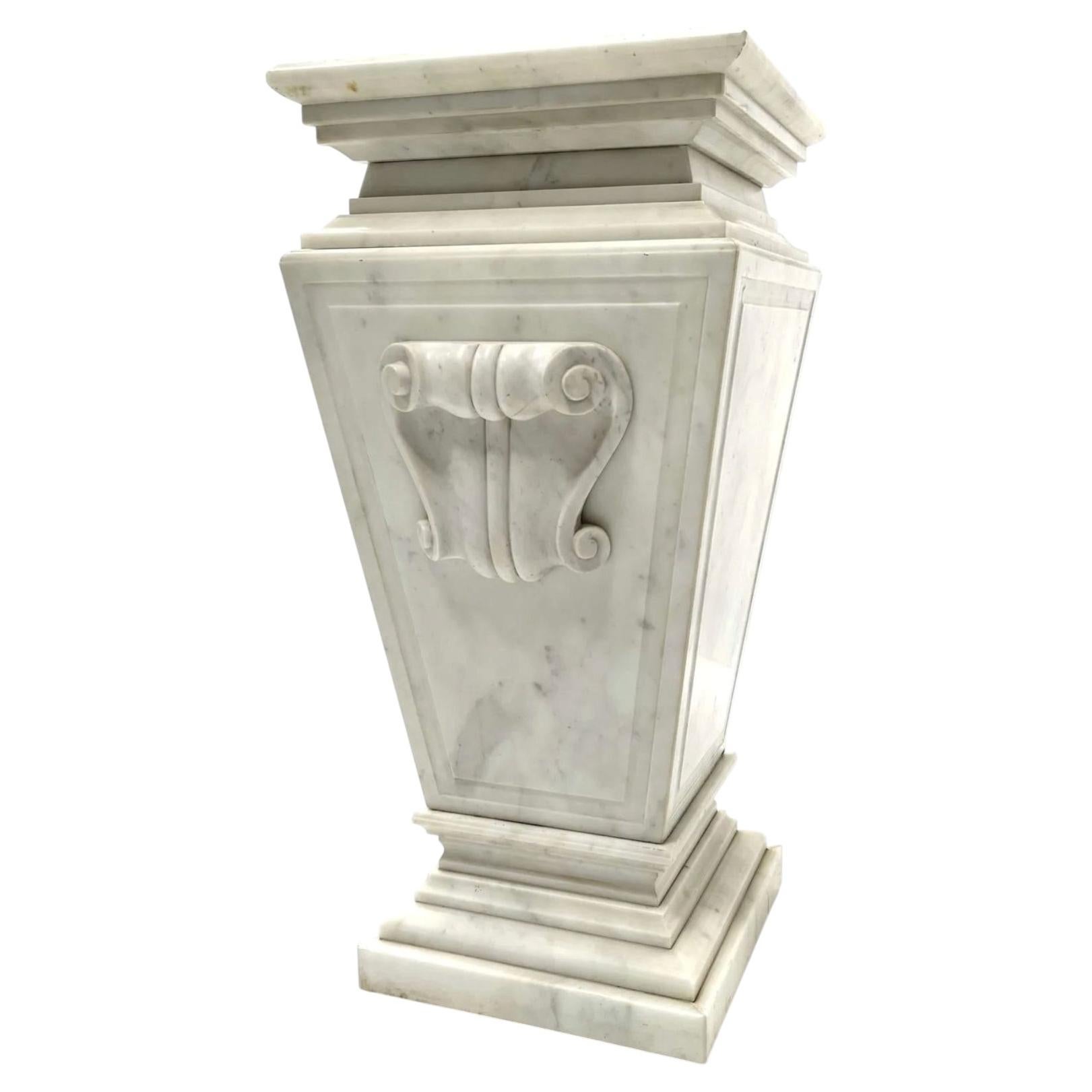 Important Carrara Marble Pedestal. Belle Époque Style. Early 20th Century For Sale