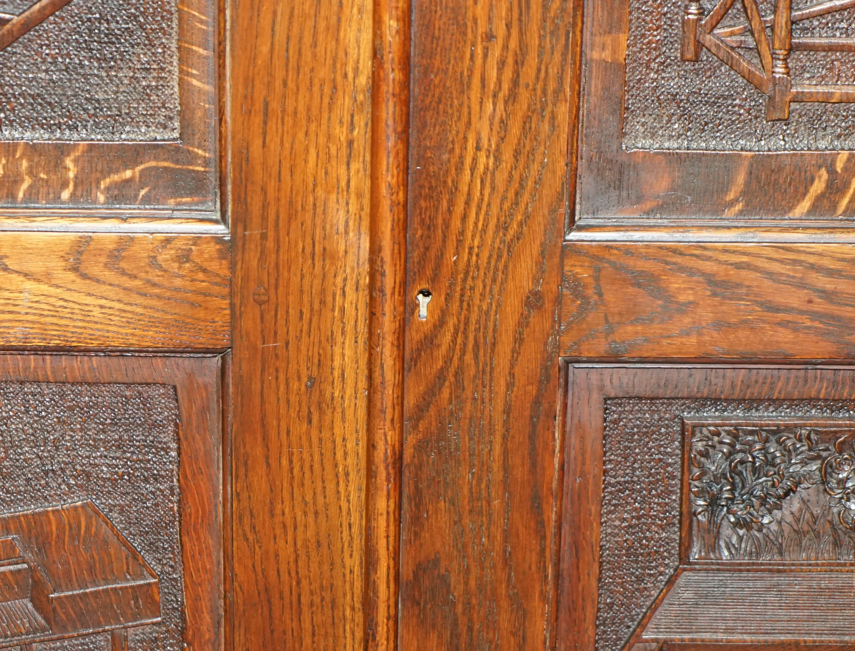 IMPORTANT CARVED BOOKCASE CABiNET FROM THE BATE COLLECTION IN OXFORD UNIVERSITY For Sale 7