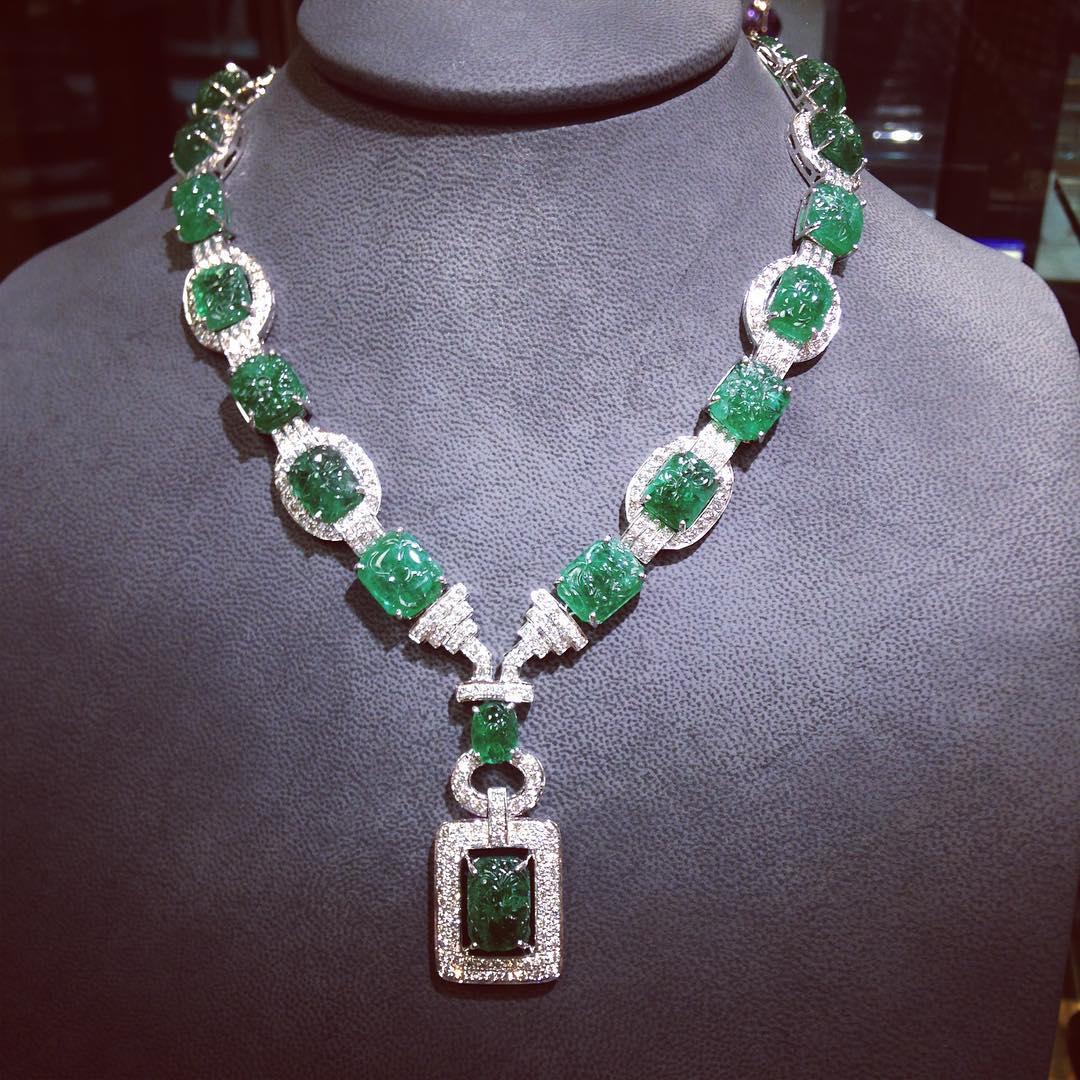 Important Carved Emerald and Diamond Necklace 4