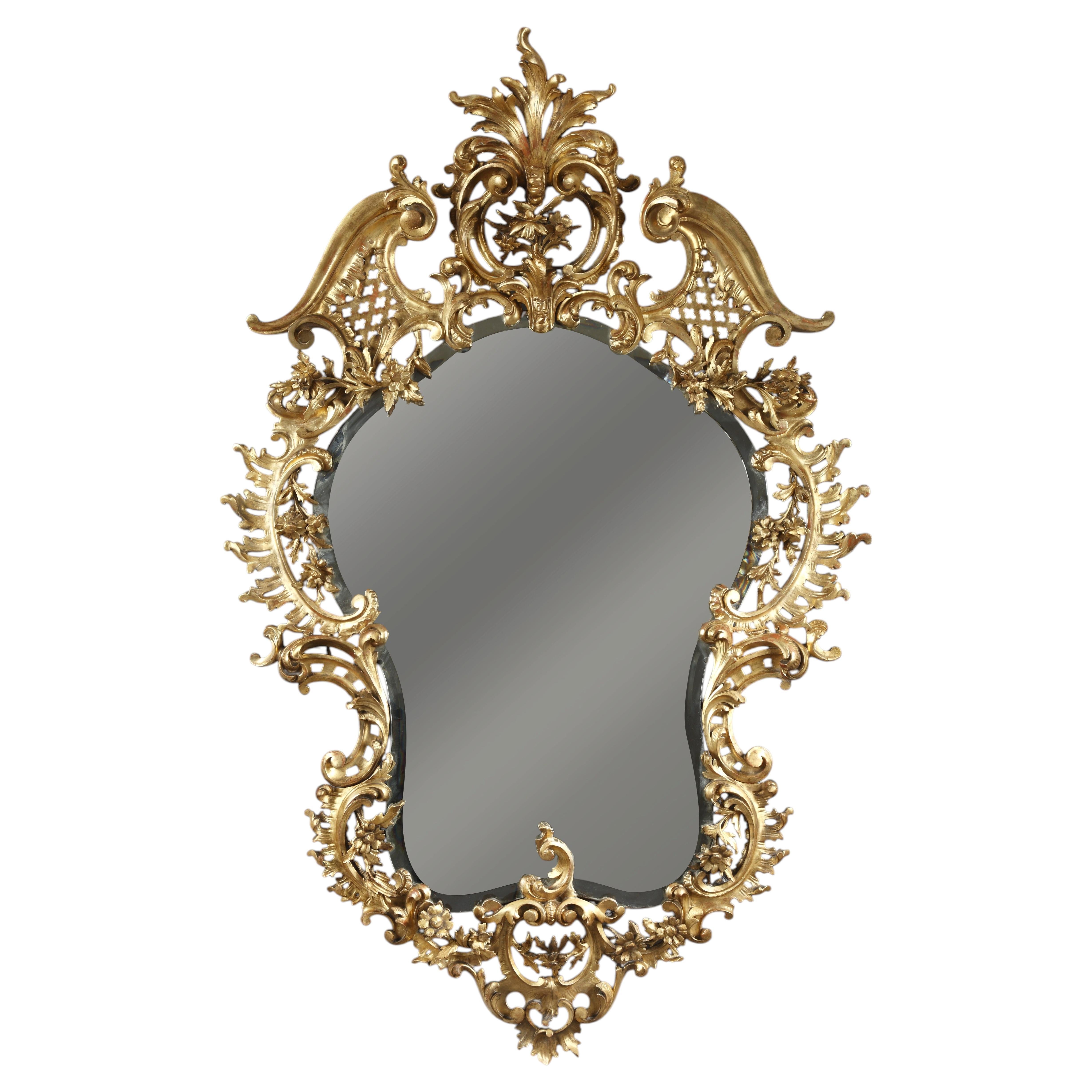 Important miroir en bois doré sculpté, Italie, datant d'environ 1880