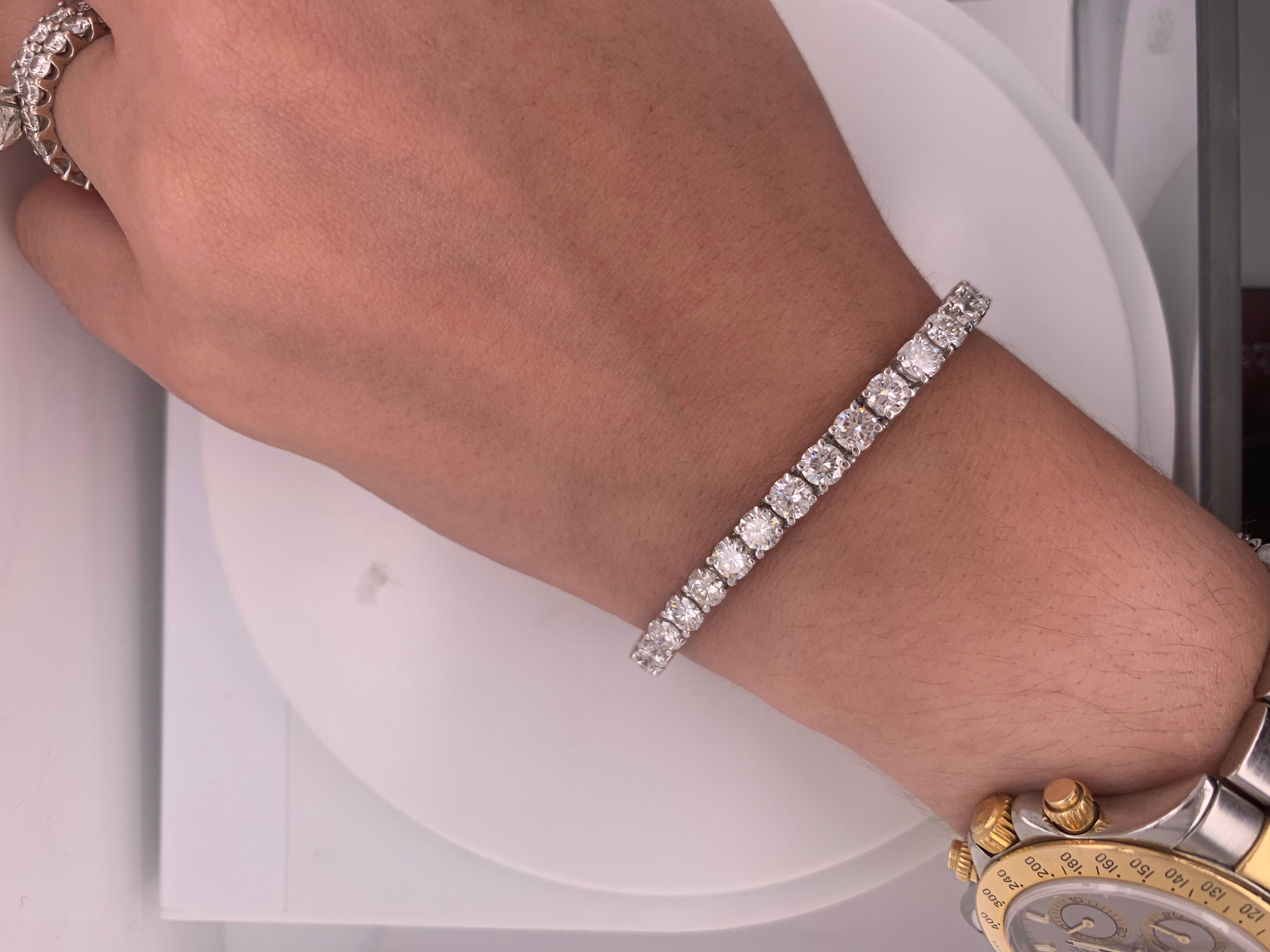 Important Certified 15.00 Carat Diamond Tennis Bracelet 1