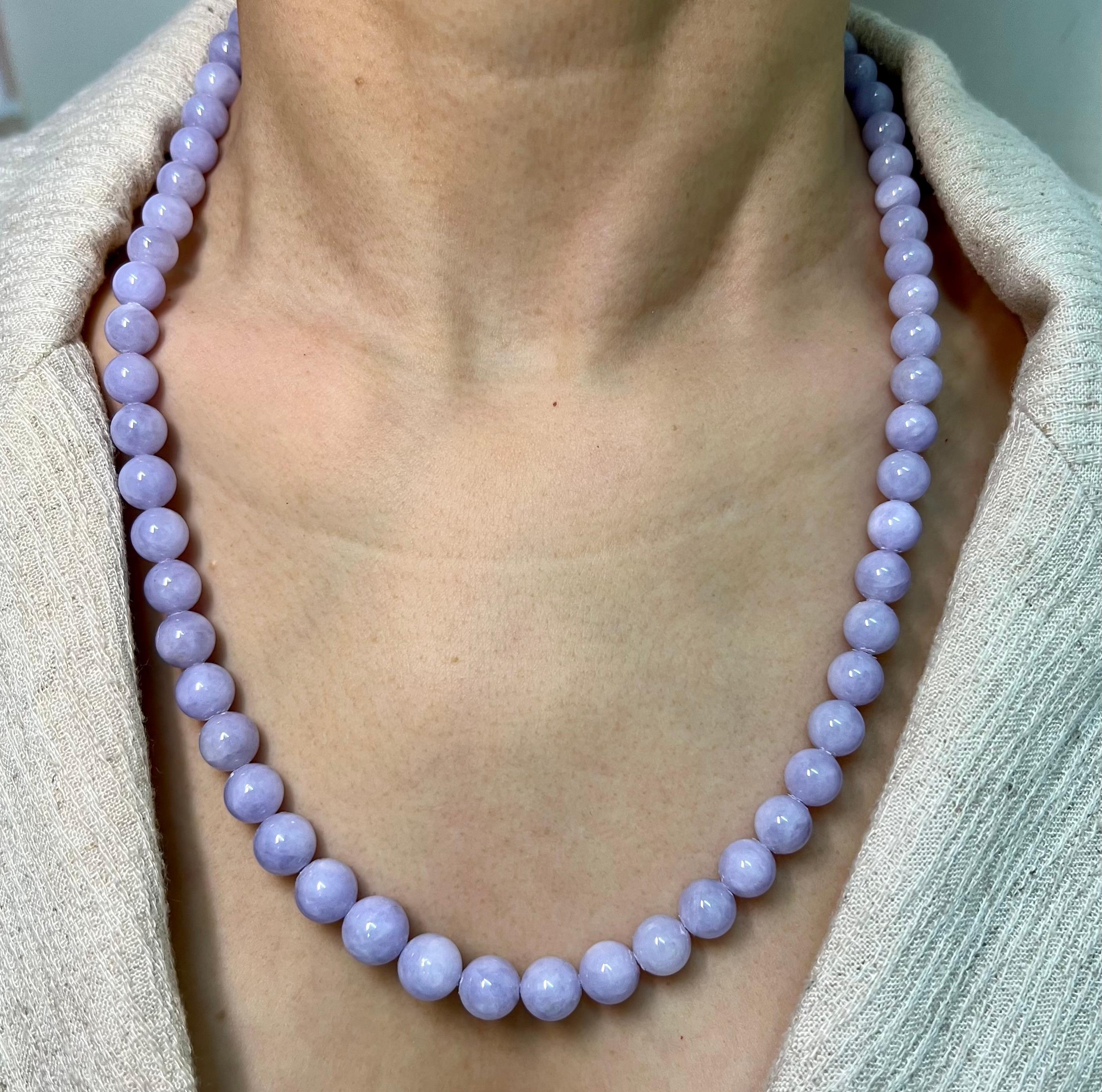 Important Certified 313 Carats Lavender Jade Beads & Diamond Necklace 4