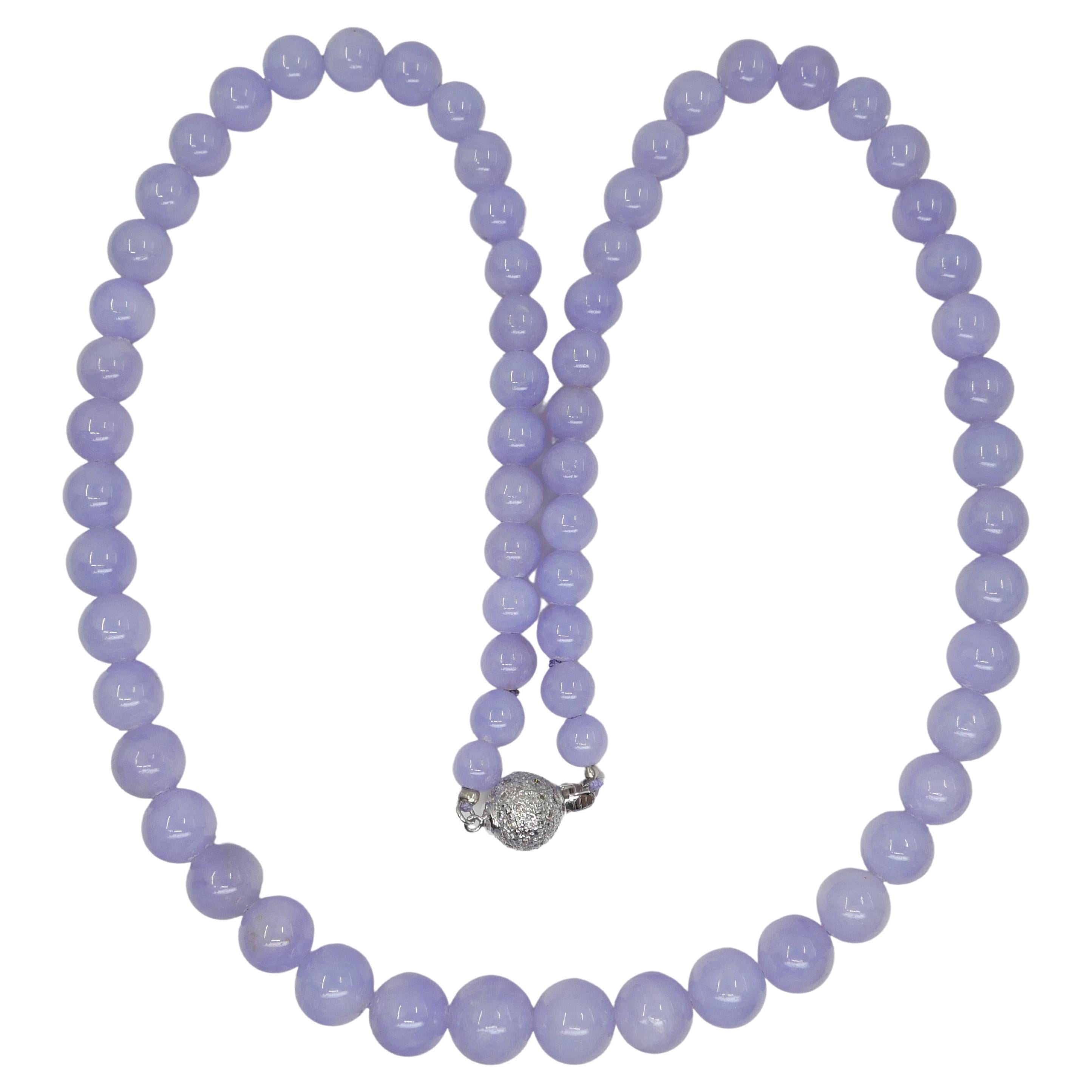Important Certified 313 Carats Lavender Jade Beads & Diamond Necklace In New Condition In Hong Kong, HK