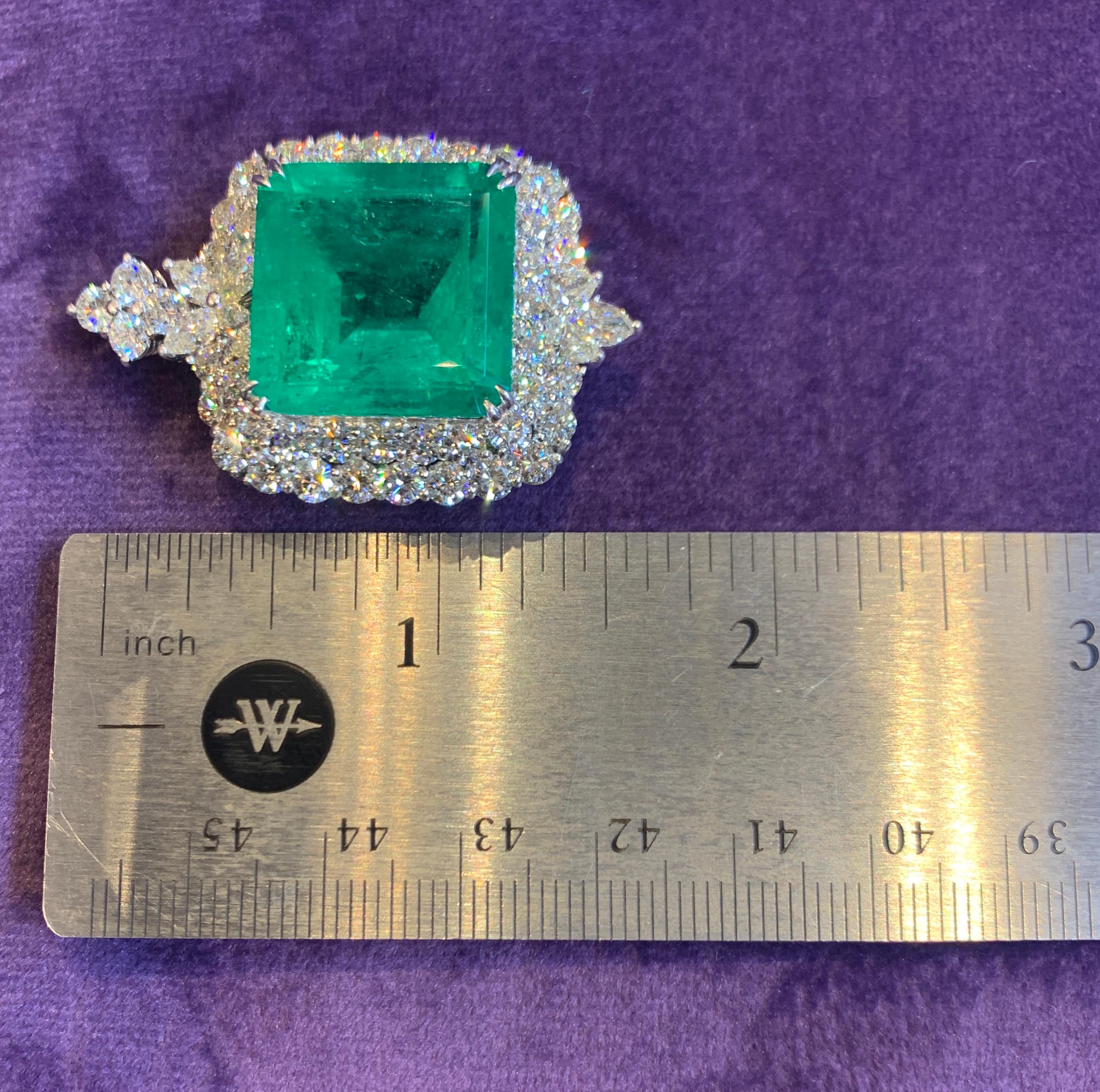  Collier d'émeraudes colombiennes certifiées et de diamants en vente 10