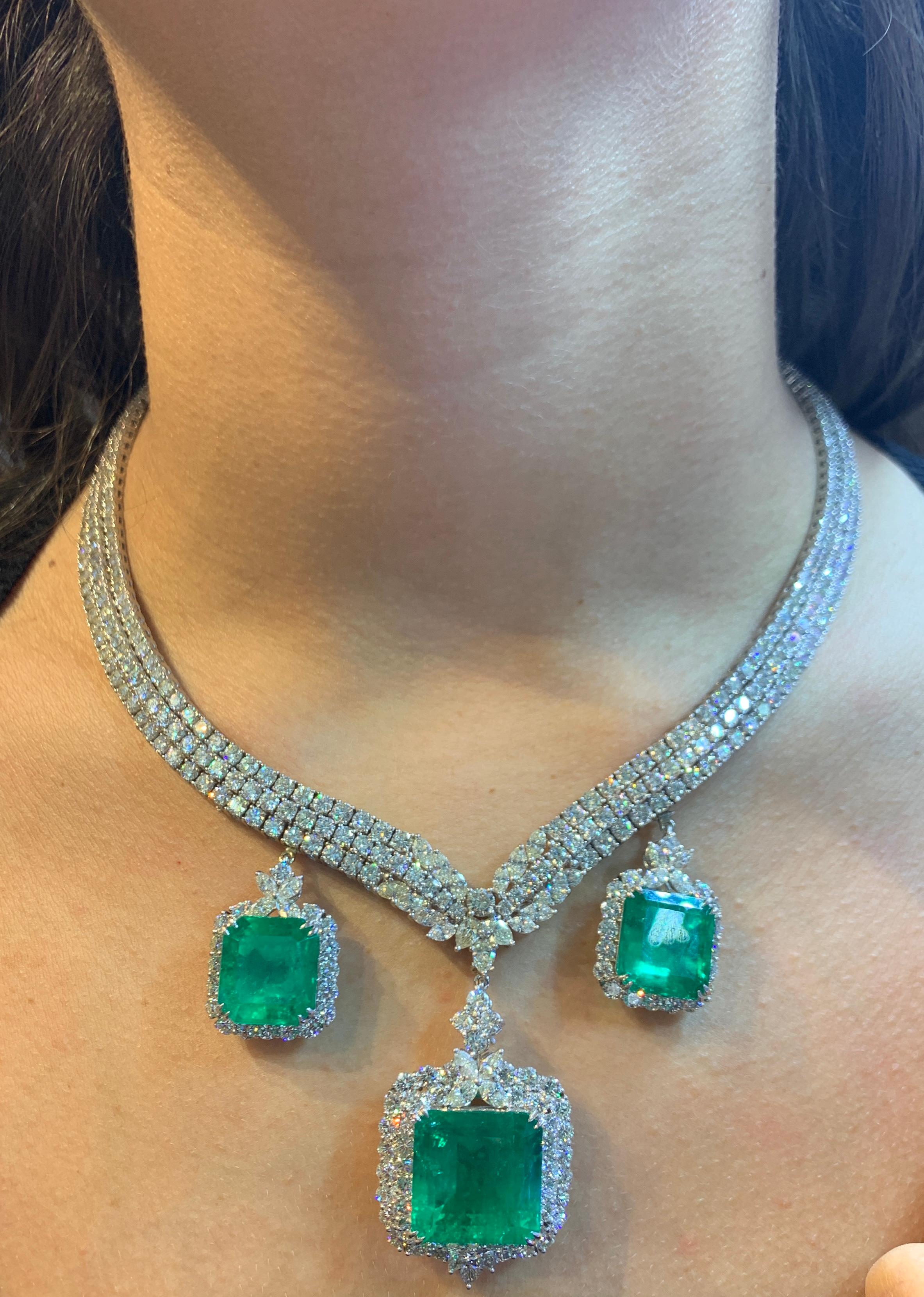 Important Certified Colombian Emerald And Diamond Necklace
Removable emerald drops.
AGL Laboratory Certified Colombian Emerald Weight: 59.56 Cts 
18 Karat white gold
