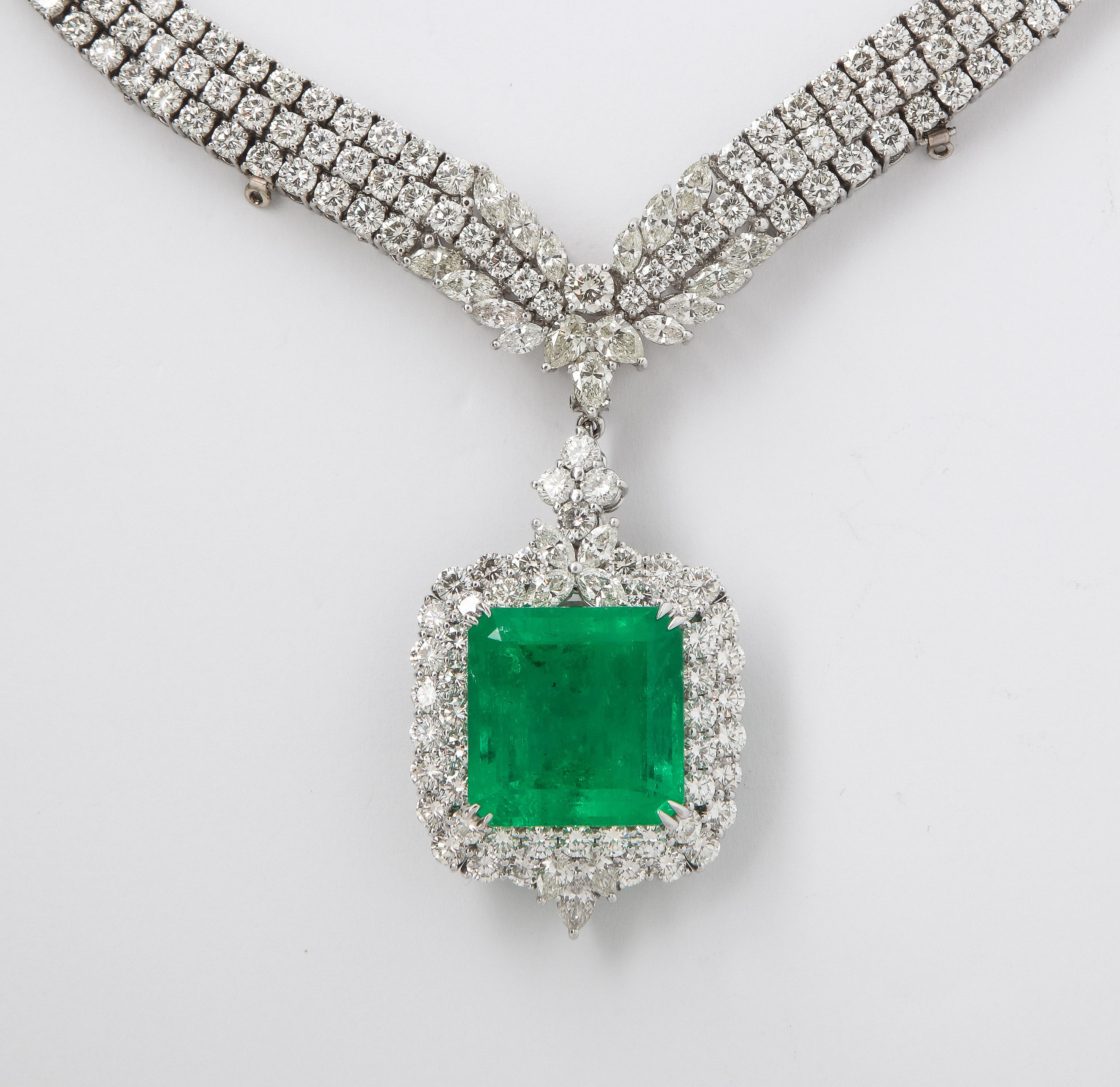  Certified Colombian Emerald and Diamond Necklace In Excellent Condition For Sale In New York, NY