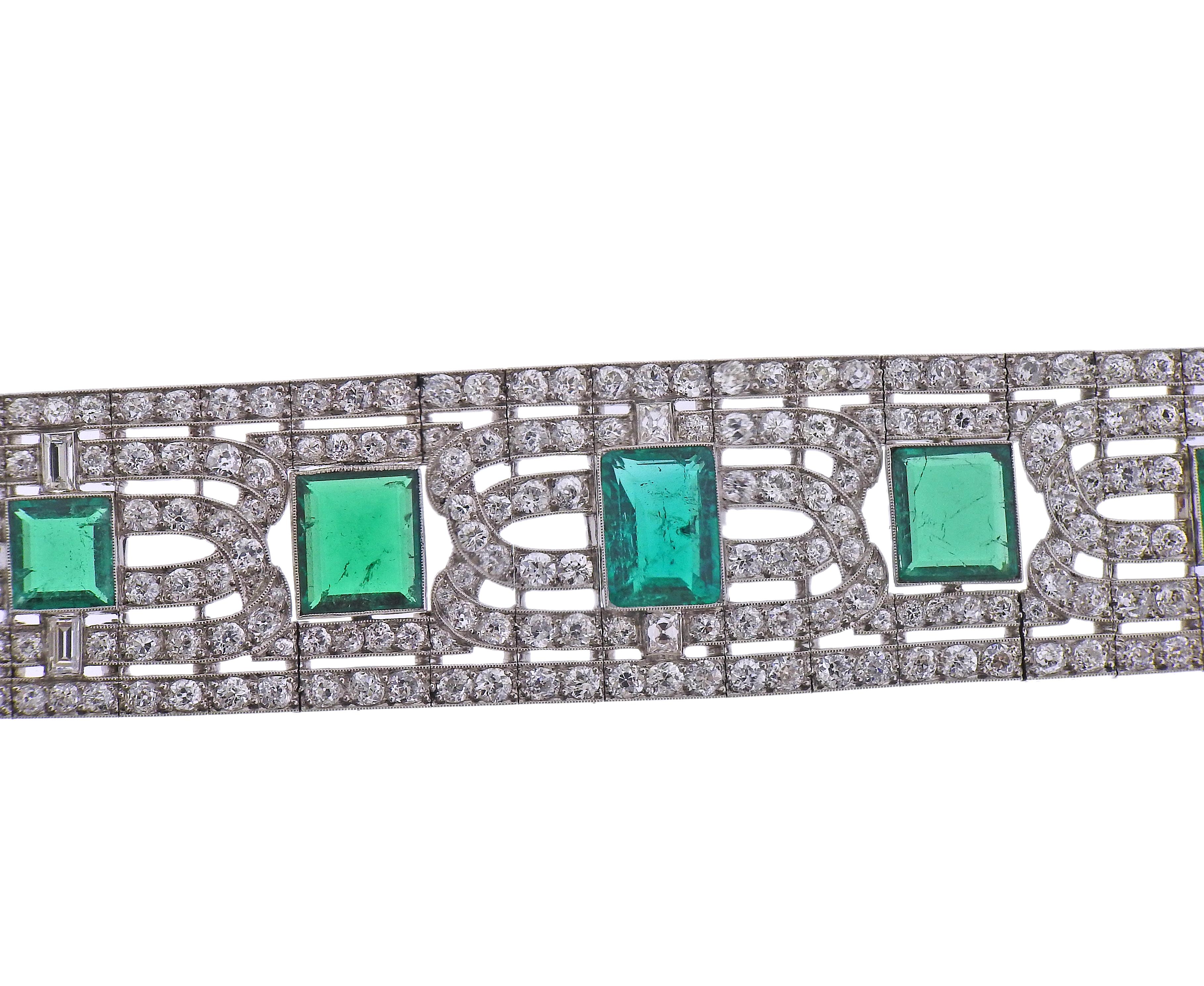 Important platinum bracelet, featuring ten AGI certified Colombian emeralds, measuring approx. 10.8 x 7.8 x 4.45mm to 6.5 x 6.1 2.44mm. Surrounded with a total of approx.  17 carats in diamonds. Bracelet is 7 1/8
