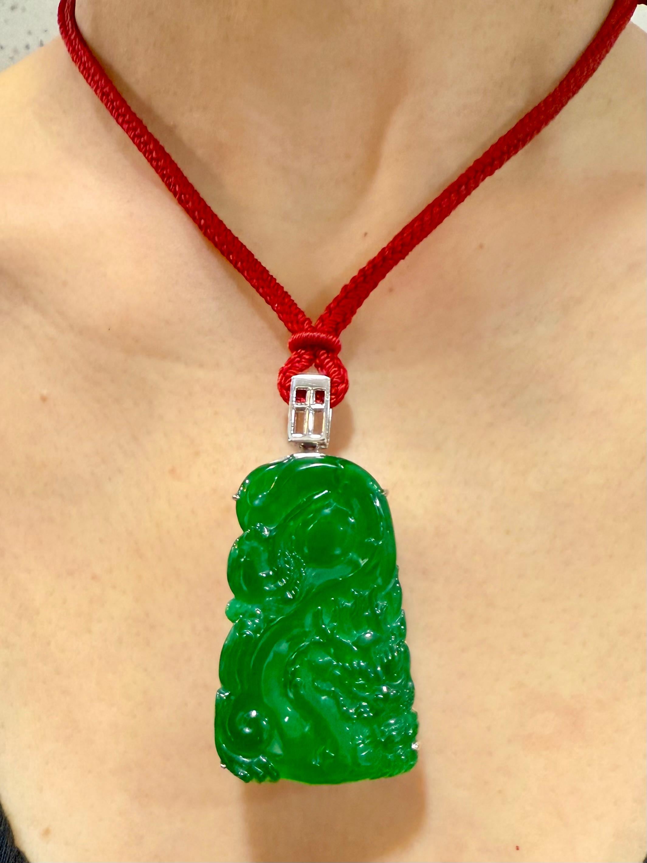 Important Certified Imperial Green Jade Dragon Pendant. Exceptional. Unisex For Sale 9